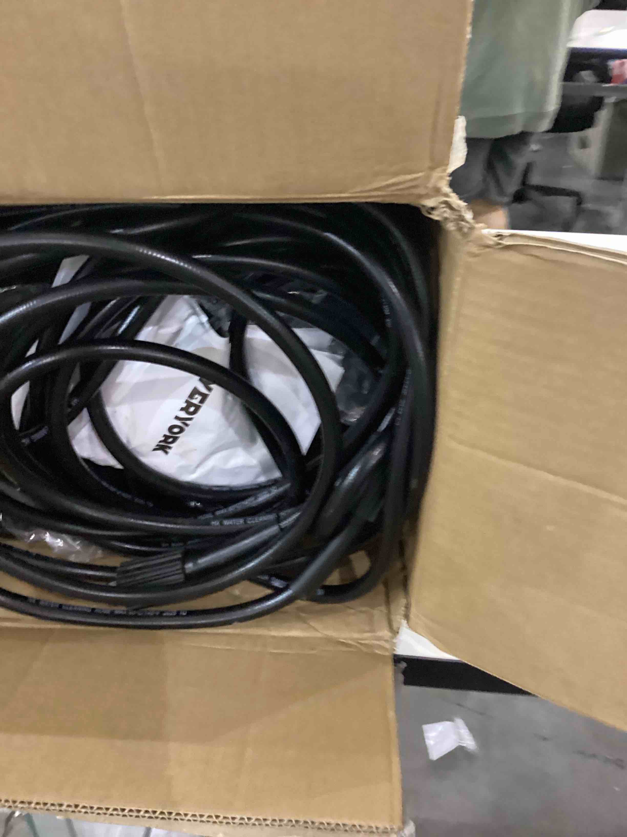 https://s3.amazonaws.com/lotting-images-prod/bidfta/PNK2385154_1755094748329.jpeg