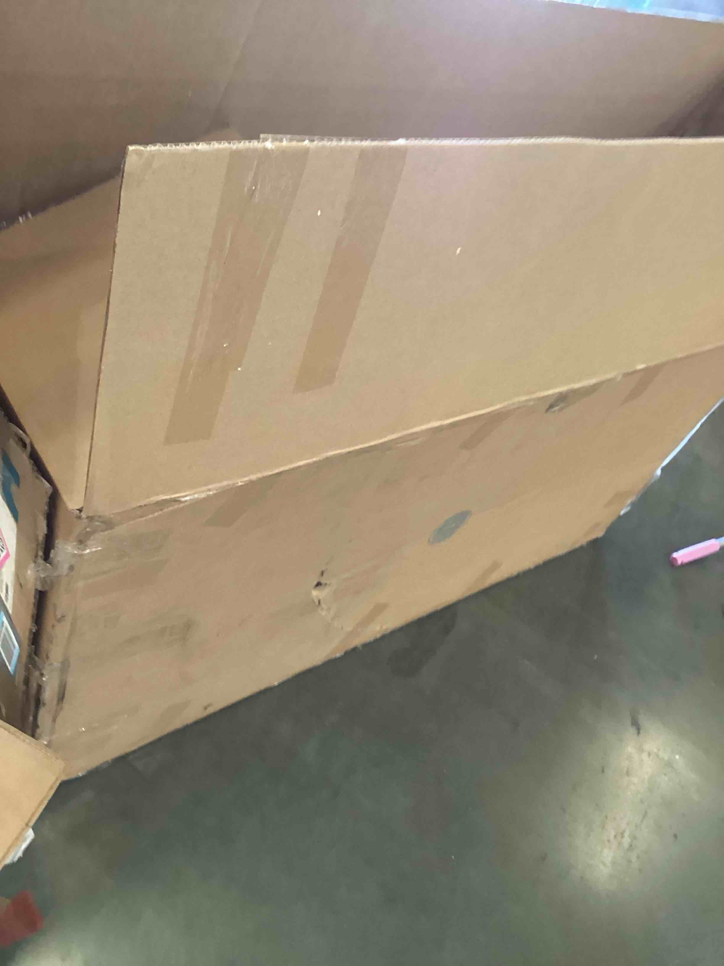 https://s3.amazonaws.com/lotting-images-prod/bidfta/PNK2386038_1754677579595.jpeg