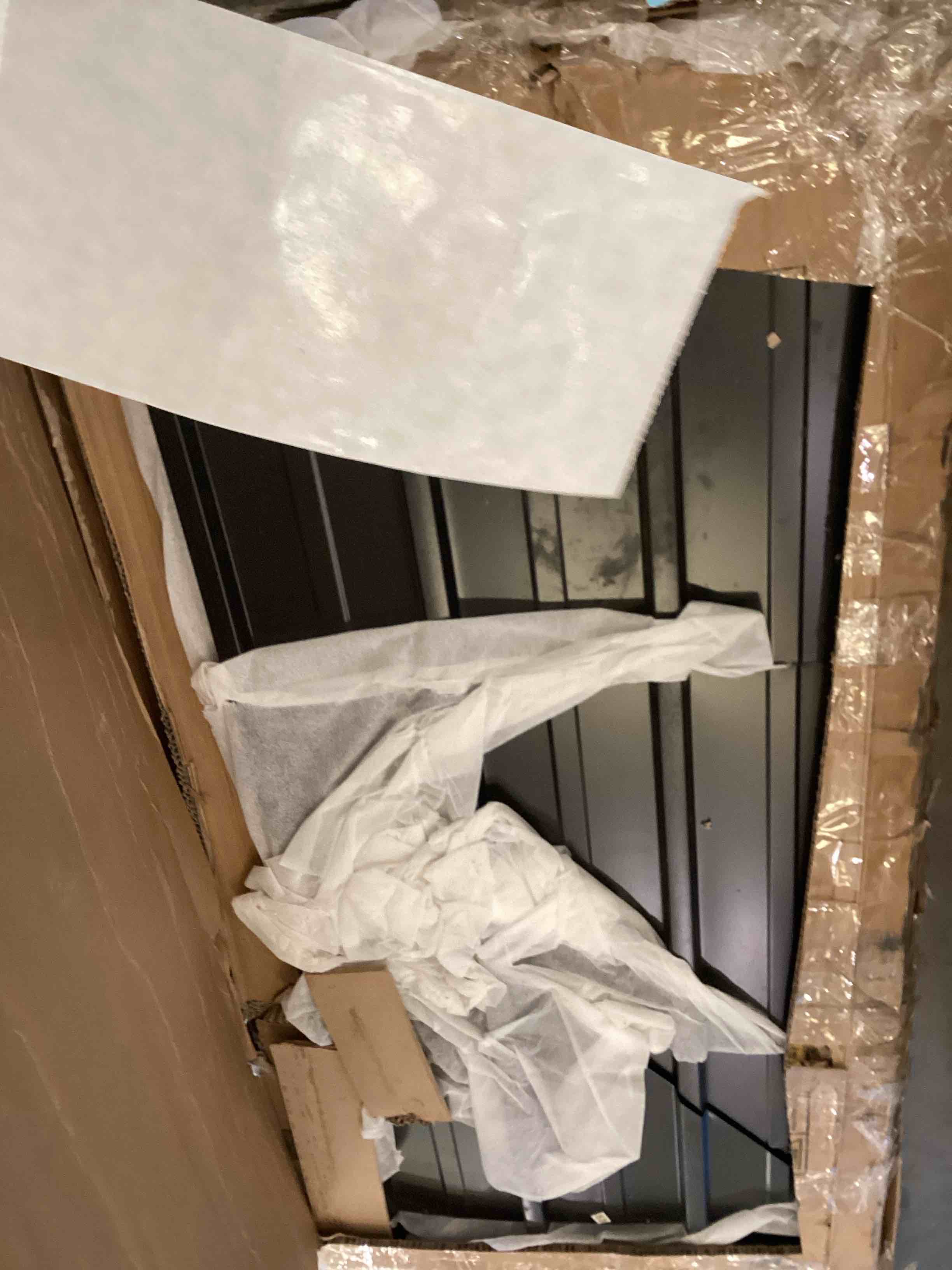 https://s3.amazonaws.com/lotting-images-prod/bidfta/PNK2386042_1754677762259.jpeg