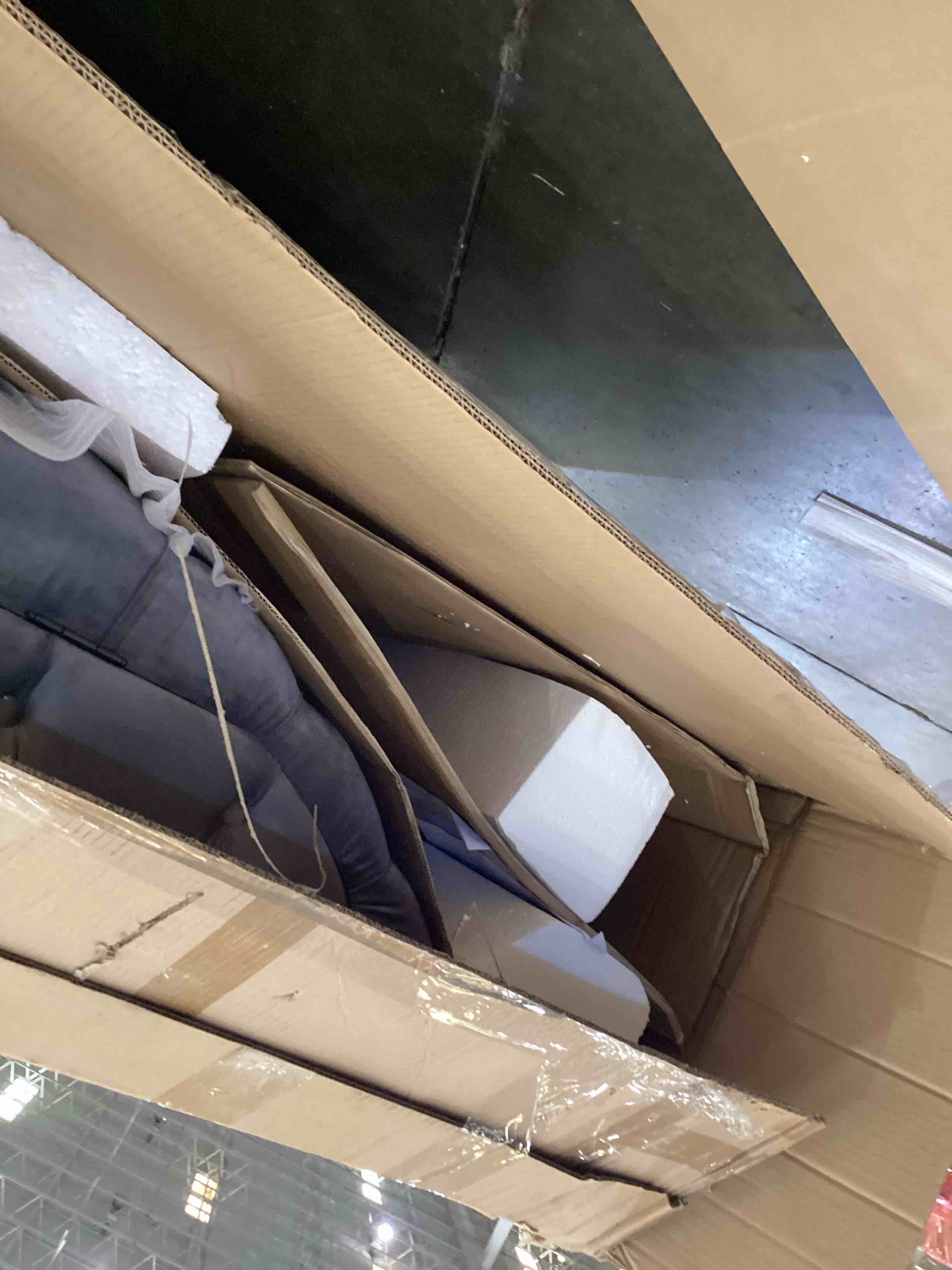 https://s3.amazonaws.com/lotting-images-prod/bidfta/PNK2386468_1755103868360.jpeg