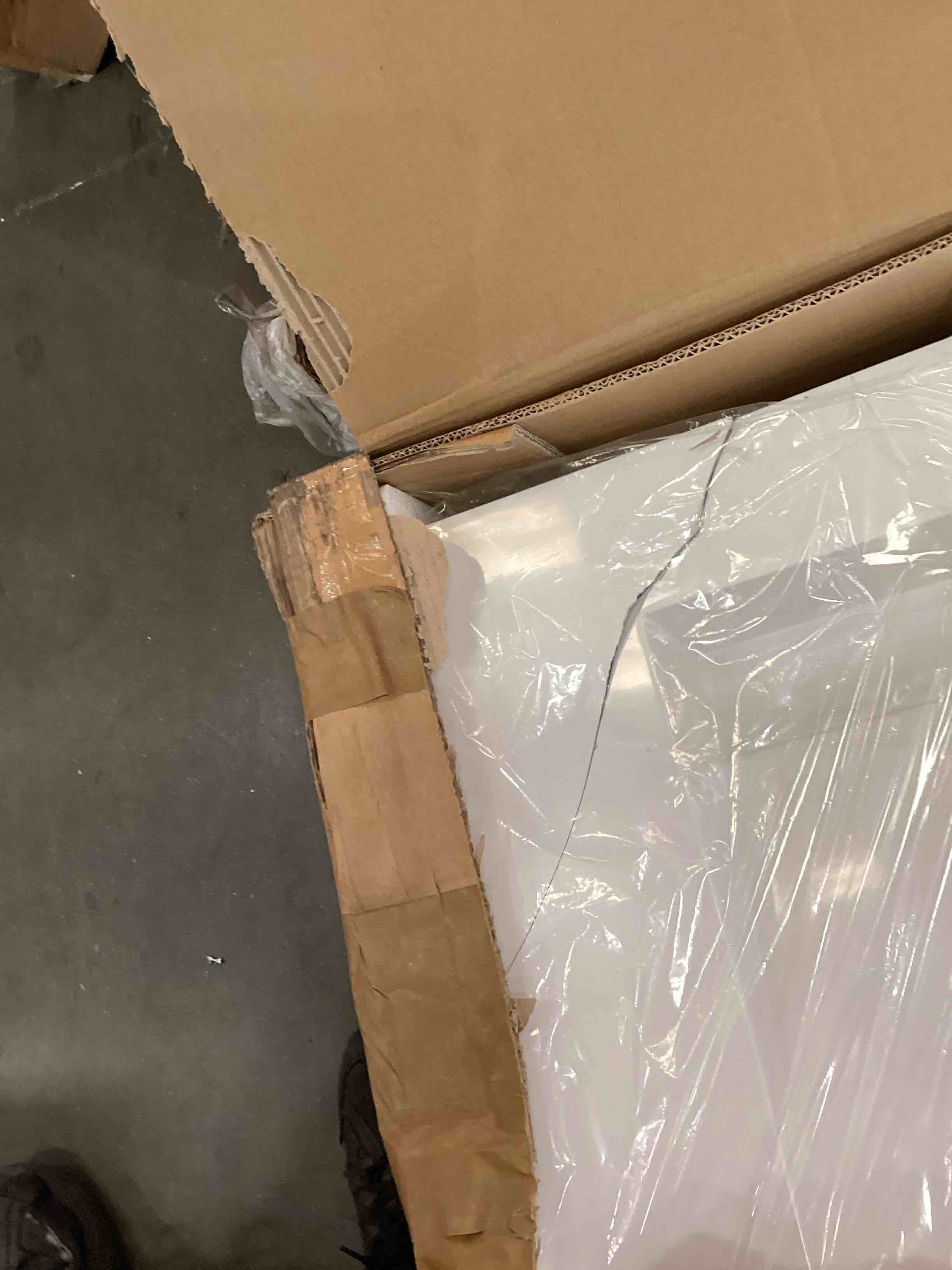 https://s3.amazonaws.com/lotting-images-prod/bidfta/PNK2386491_1755105413092.jpeg