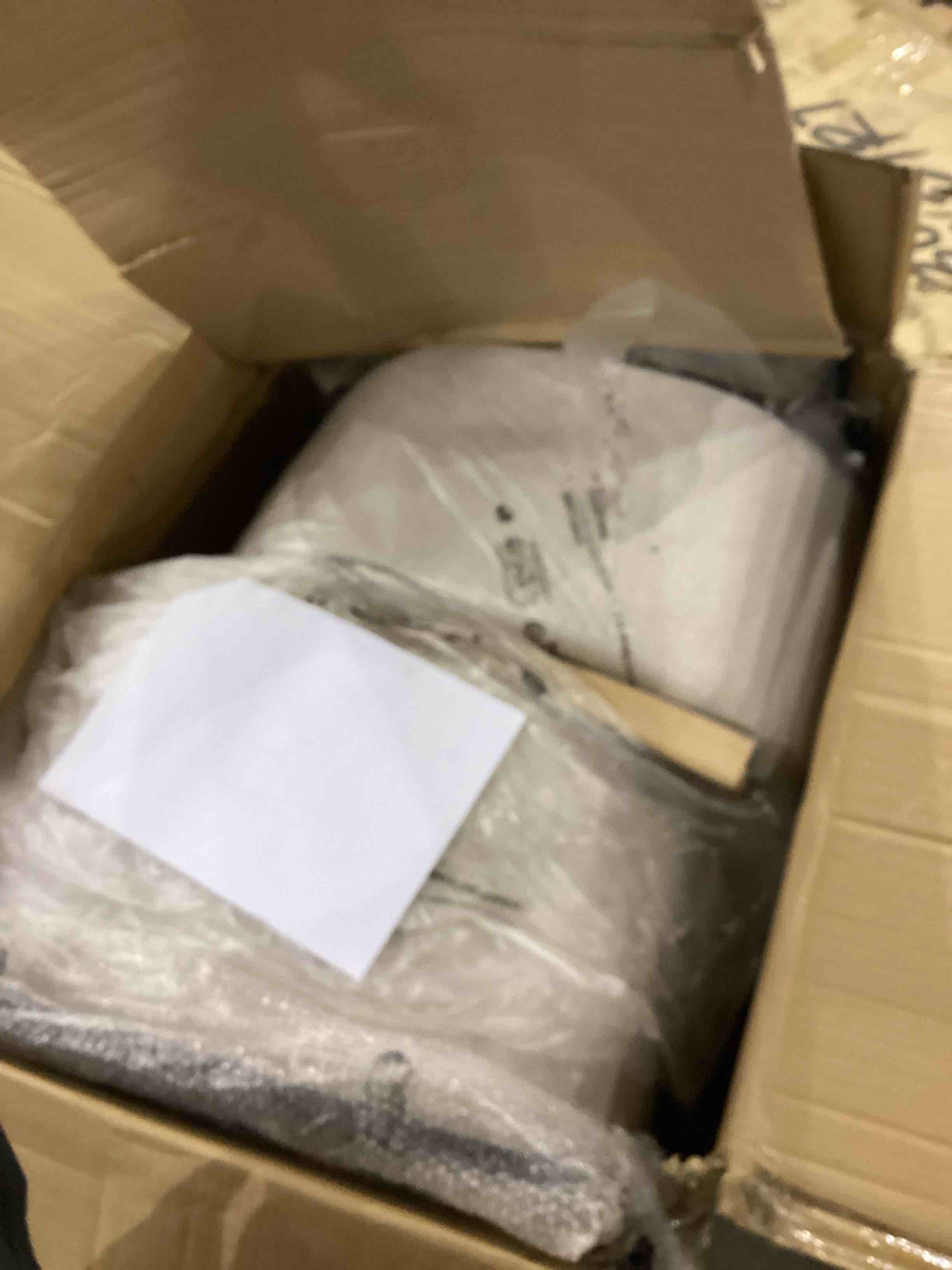 https://s3.amazonaws.com/lotting-images-prod/bidfta/PNK2386562_1755170350884.jpeg