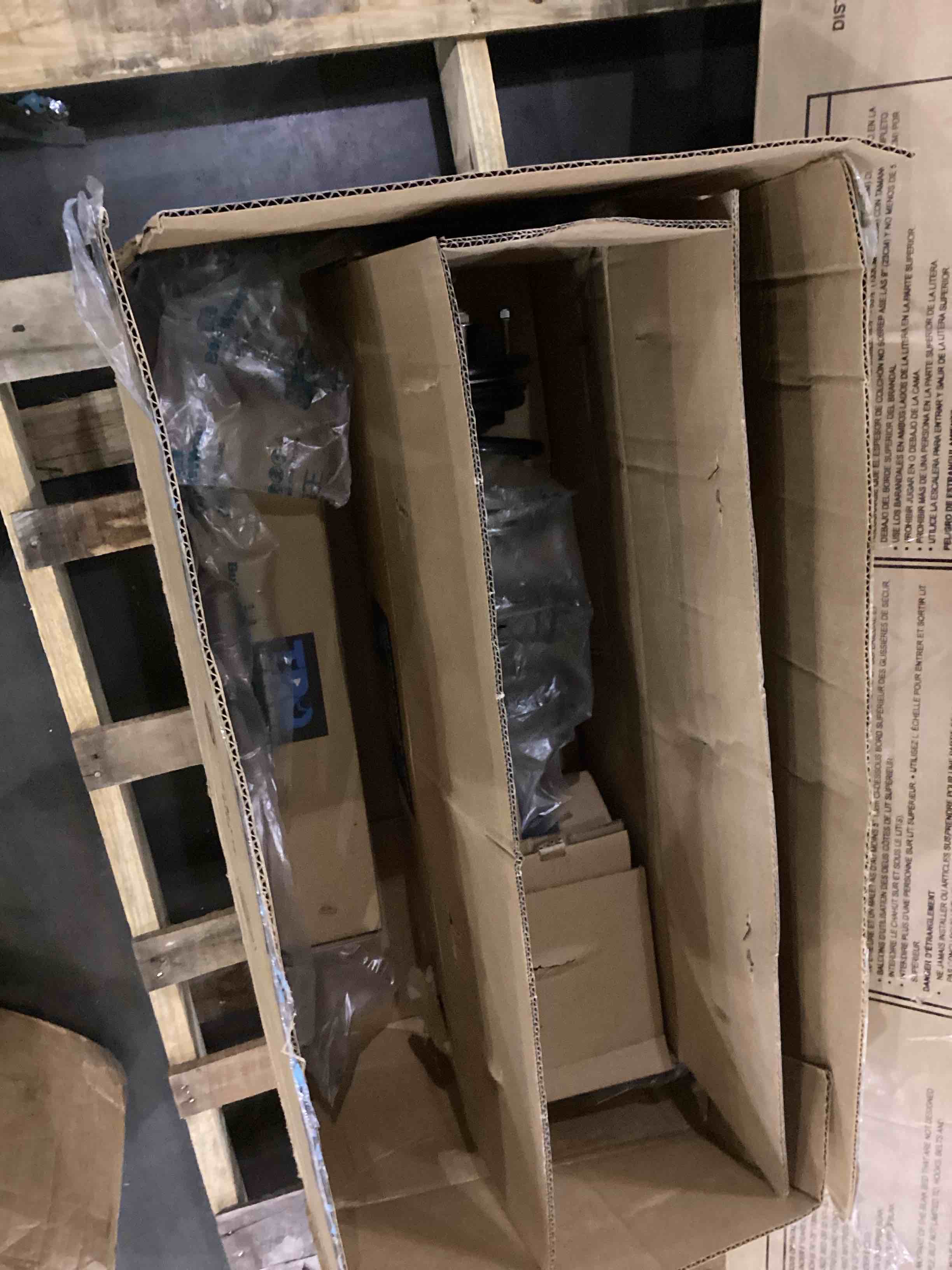 https://s3.amazonaws.com/lotting-images-prod/bidfta/PNK2386569_1755171306690.jpeg