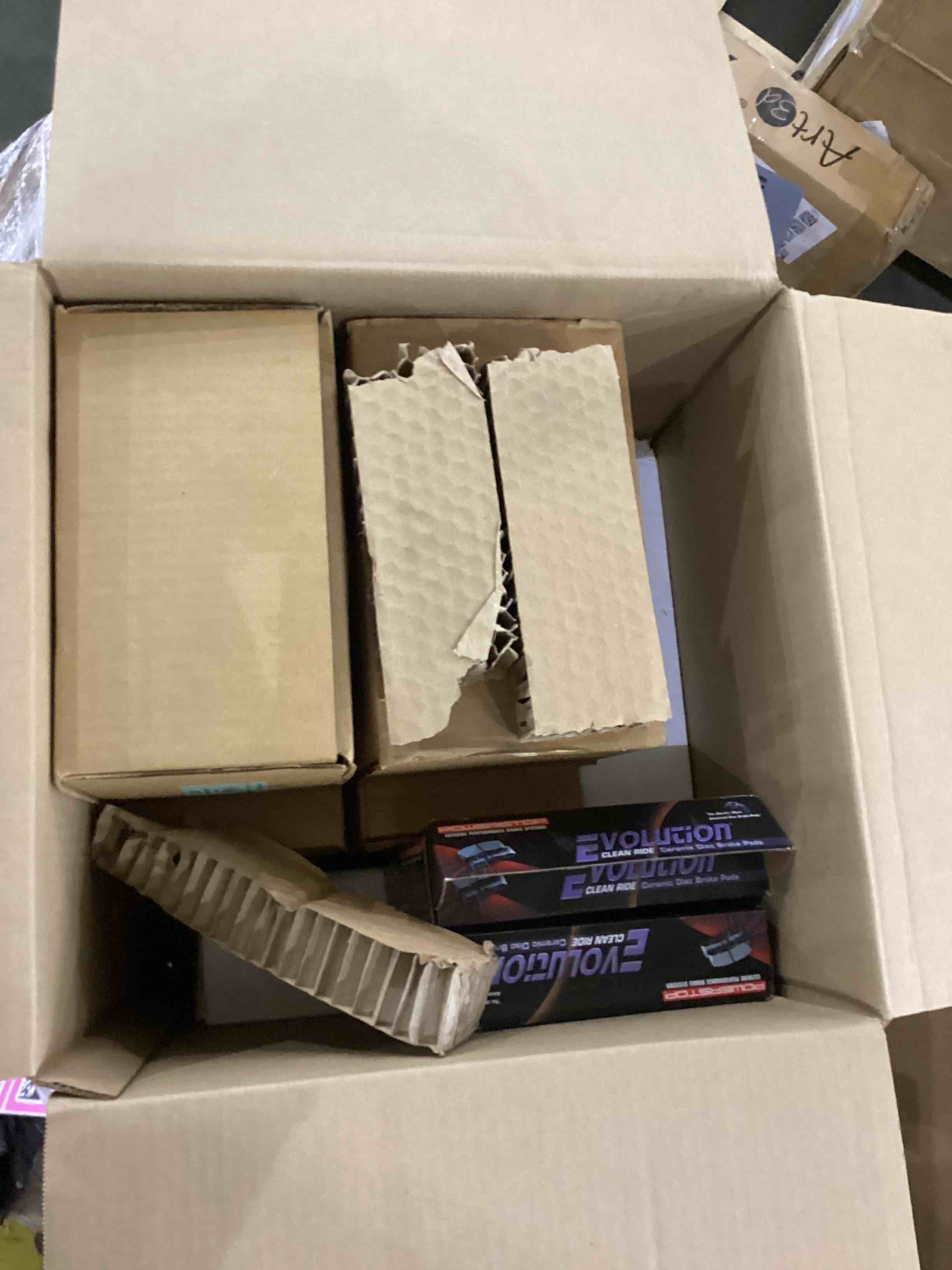 https://s3.amazonaws.com/lotting-images-prod/bidfta/PNK2387743_1756122996761.jpeg
