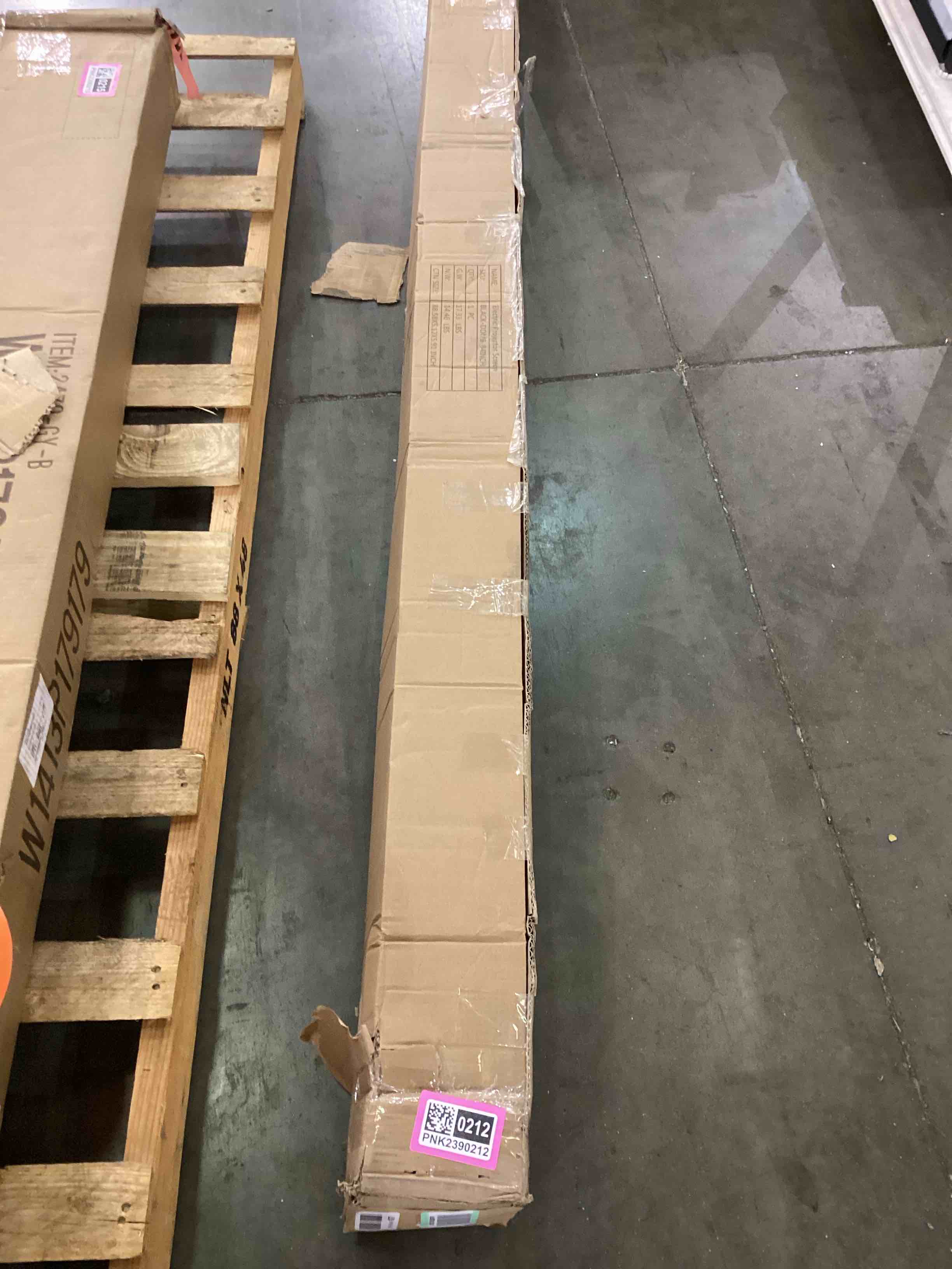 https://s3.amazonaws.com/lotting-images-prod/bidfta/PNK2390212_1755276186314.jpeg