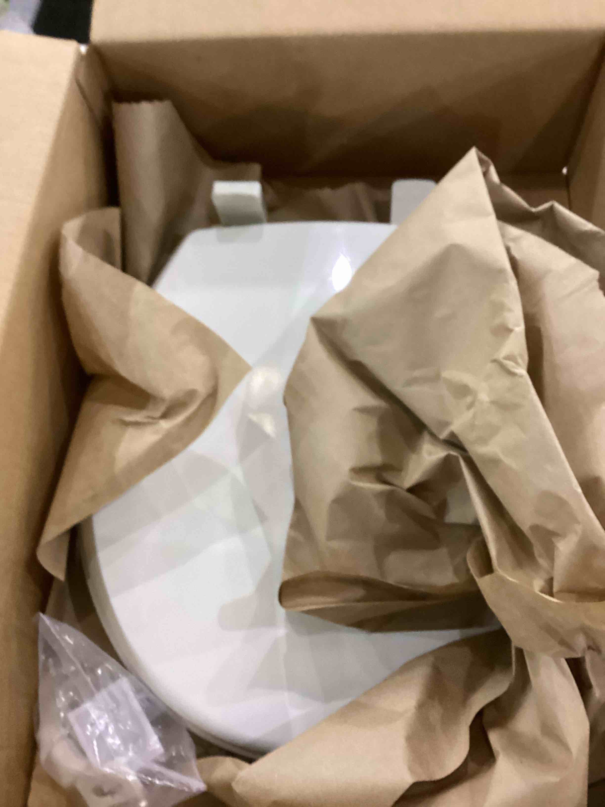 https://s3.amazonaws.com/lotting-images-prod/bidfta/PNK2393564_1756997297816.jpeg