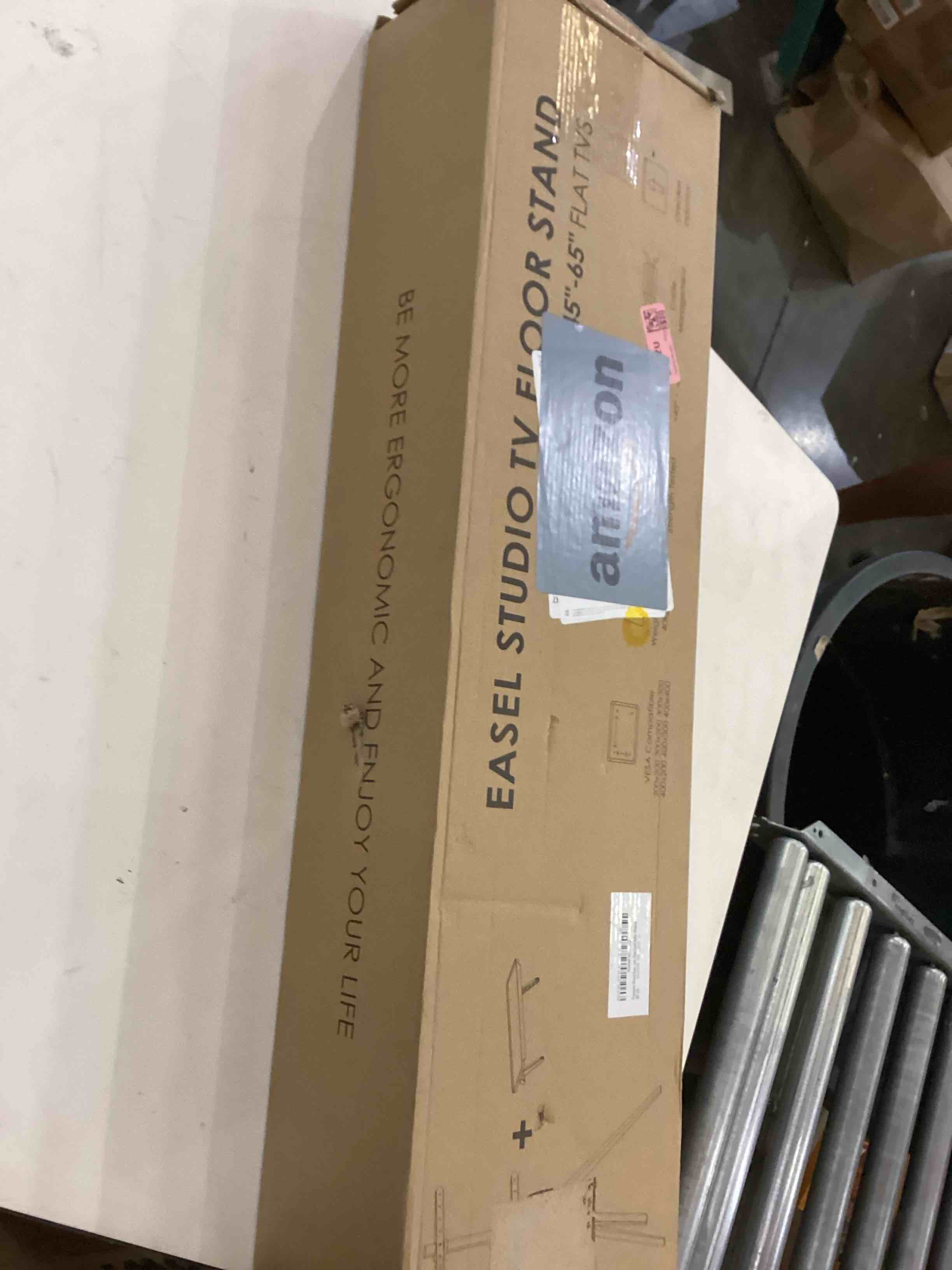 https://s3.amazonaws.com/lotting-images-prod/bidfta/PNK2393661_1757007154460.jpeg