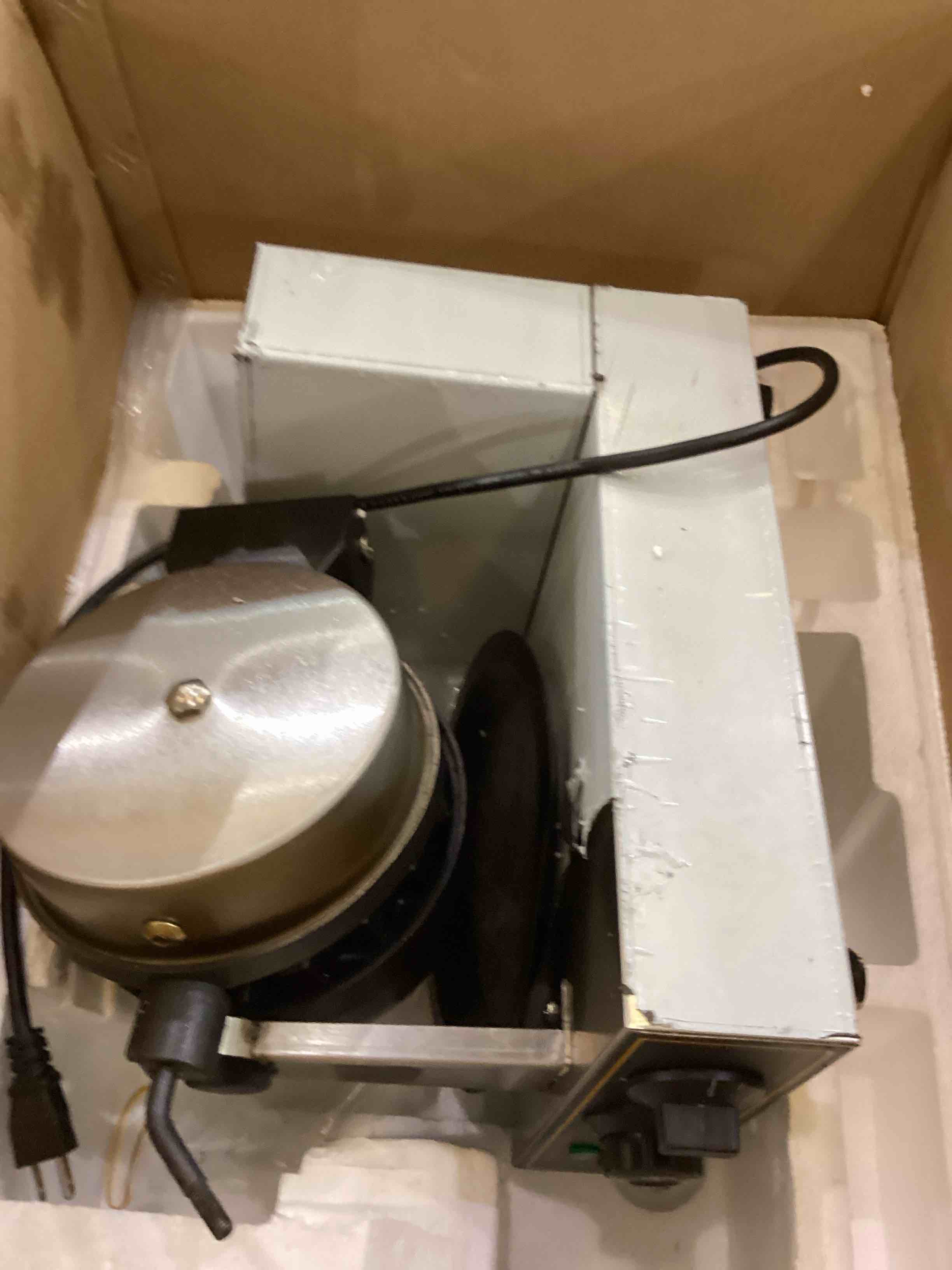 https://s3.amazonaws.com/lotting-images-prod/bidfta/PNK2393665_1757007480083.jpeg