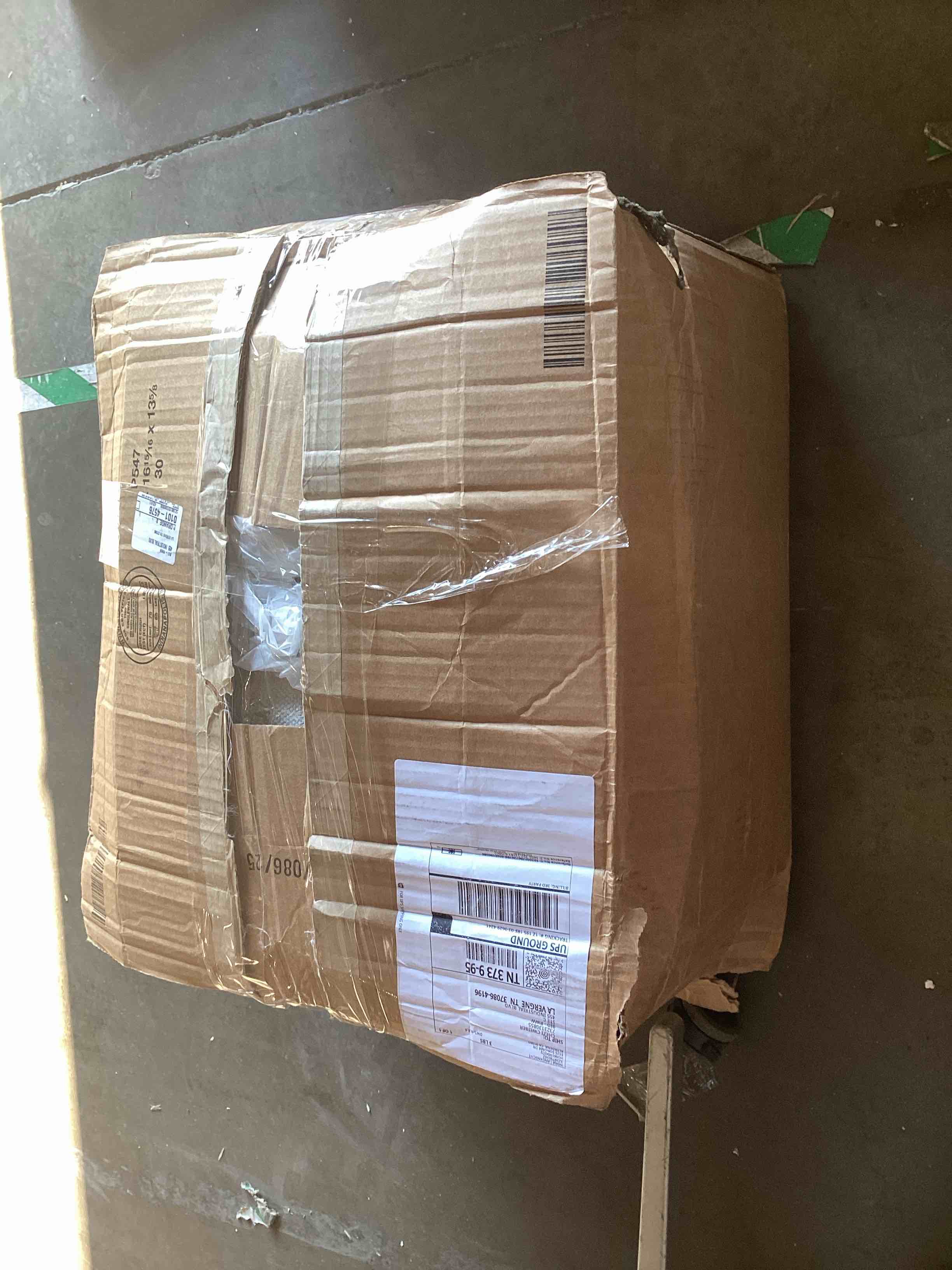 https://s3.amazonaws.com/lotting-images-prod/bidfta/PNK2398181_1755610207911.jpeg