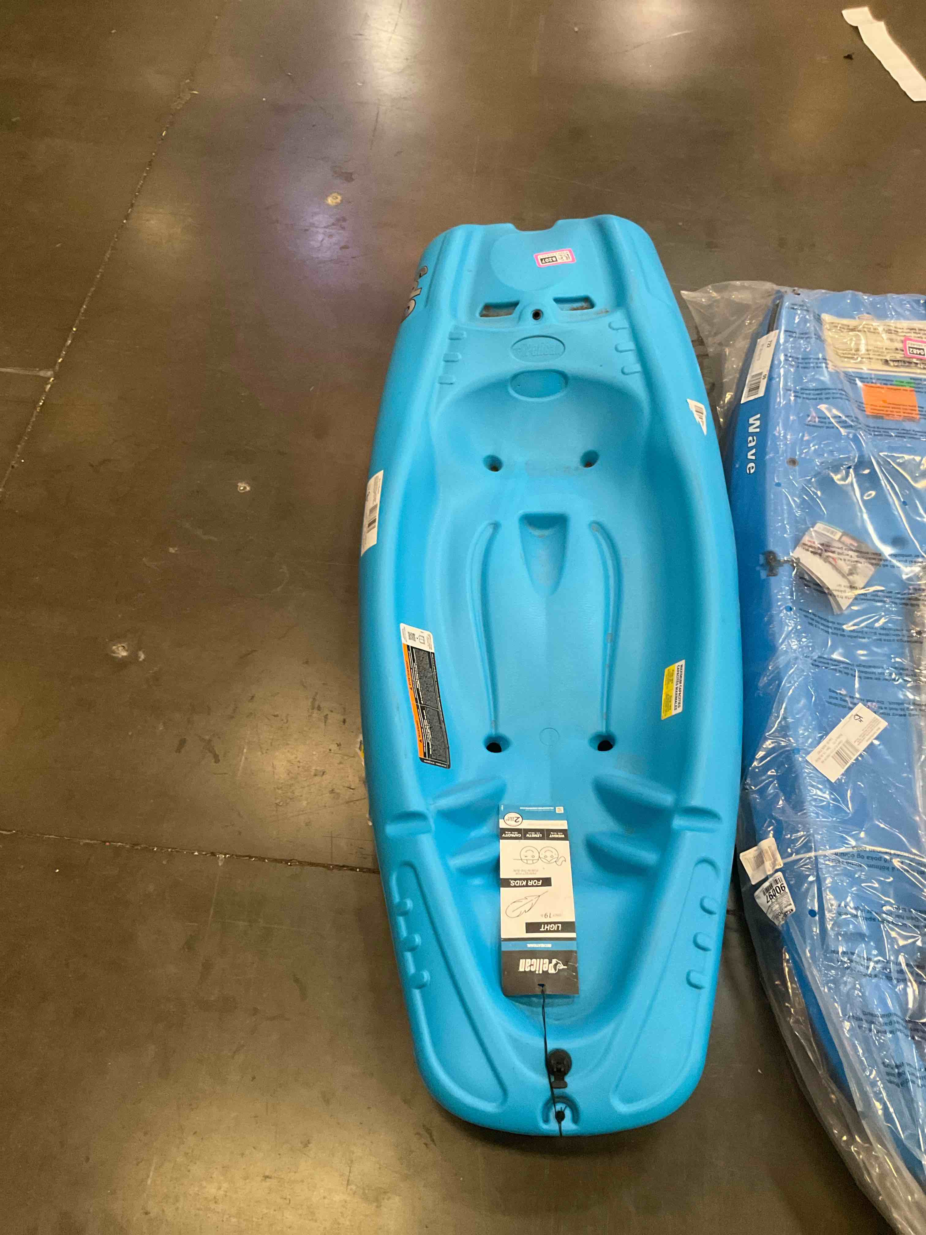 solo pelican light 19lb kids kayak blue