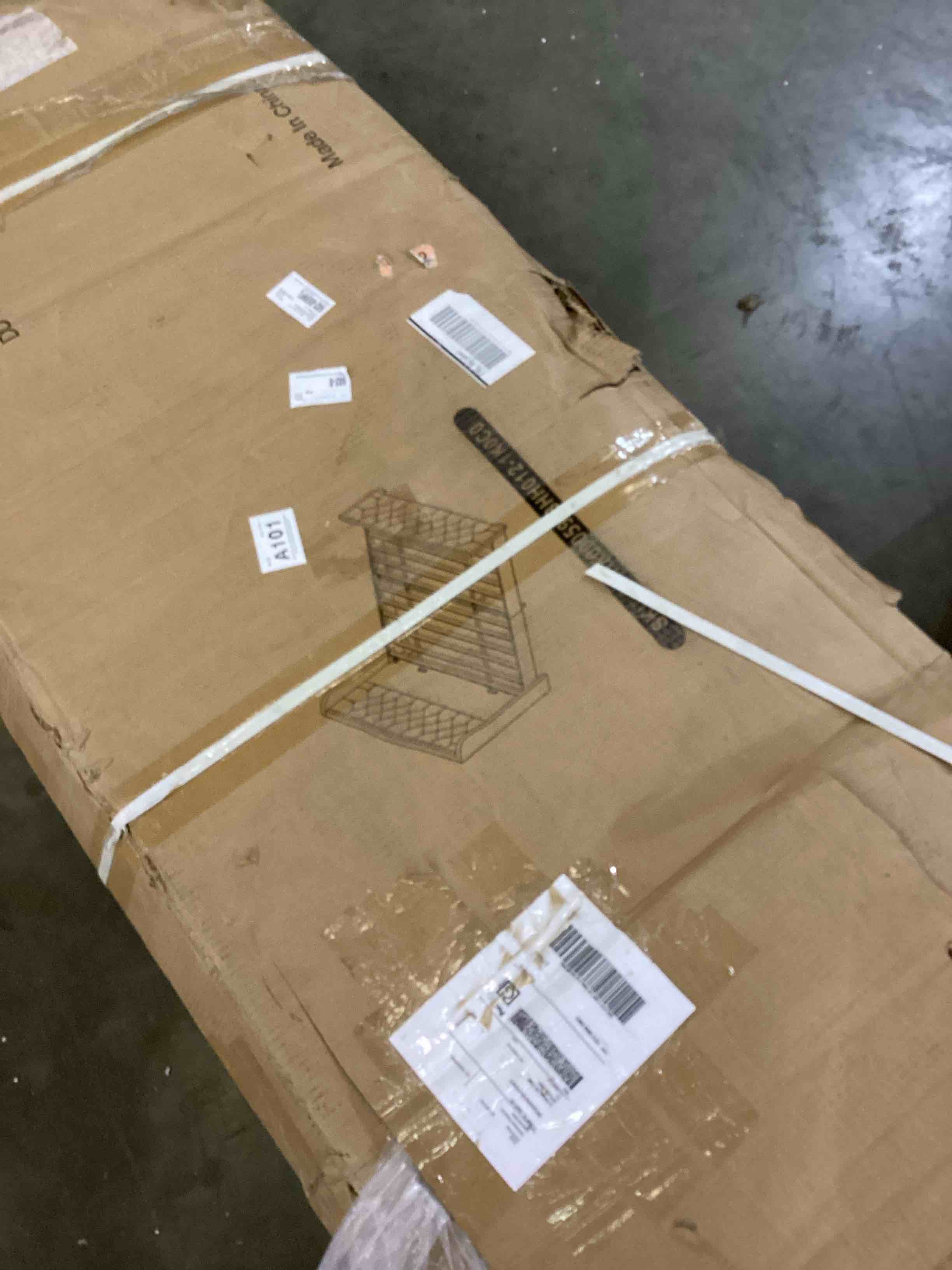https://s3.amazonaws.com/lotting-images-prod/bidfta/PNK2401749_1755795274606.jpeg