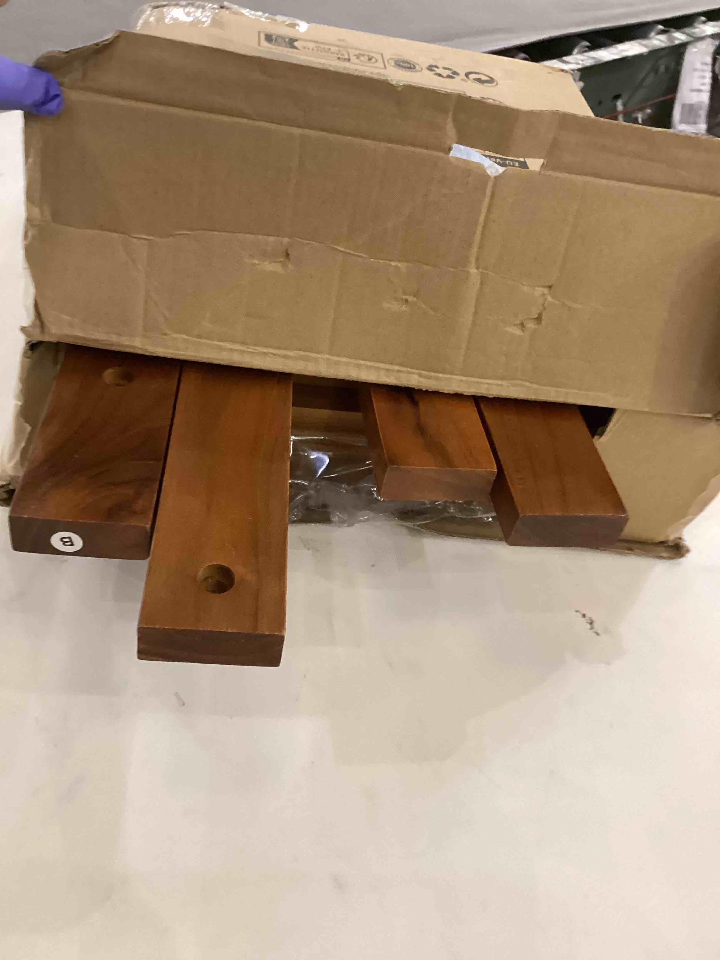https://s3.amazonaws.com/lotting-images-prod/bidfta/PNK2402576_1755885894808.jpeg