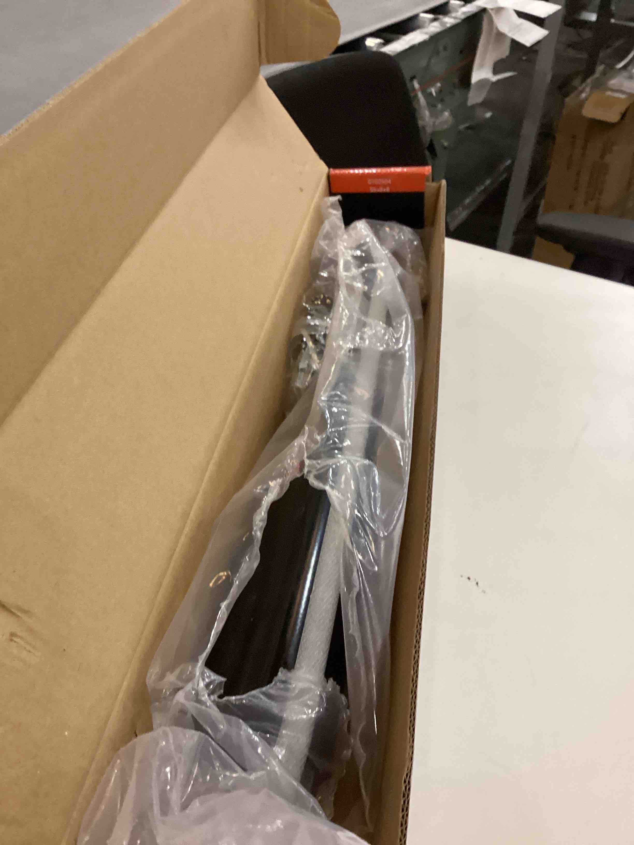 https://s3.amazonaws.com/lotting-images-prod/bidfta/PNK2402875_1756141961749.jpeg