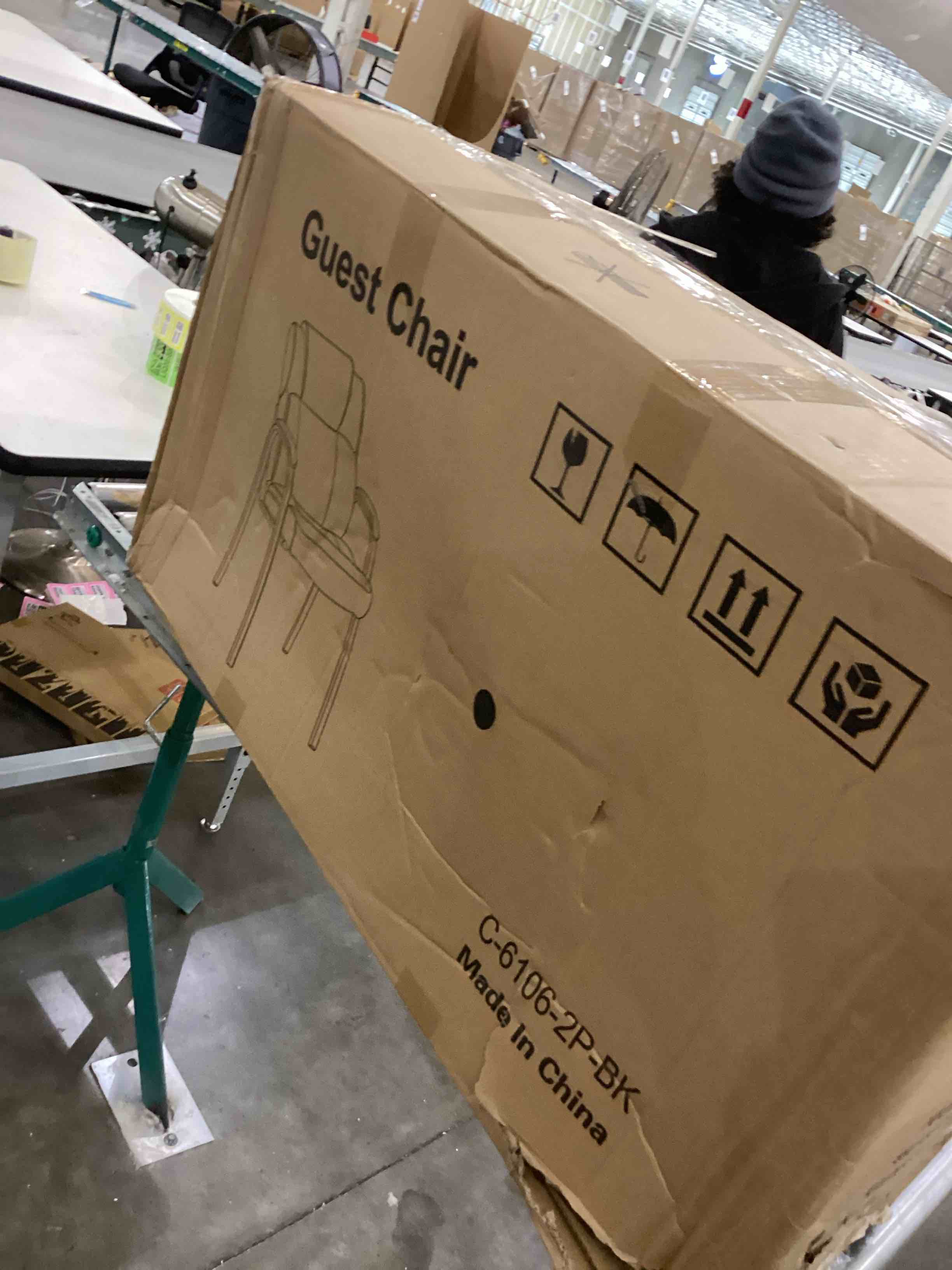 https://s3.amazonaws.com/lotting-images-prod/bidfta/PNK2408759_1756217352153.jpeg