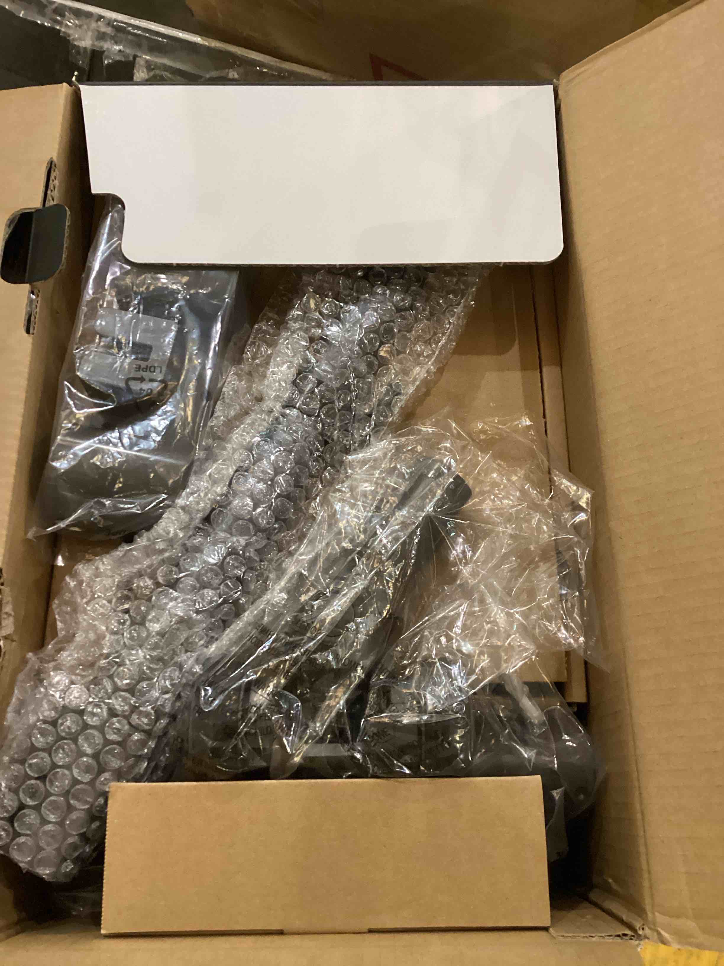 https://s3.amazonaws.com/lotting-images-prod/bidfta/PNK2413678_1757510976983.jpeg