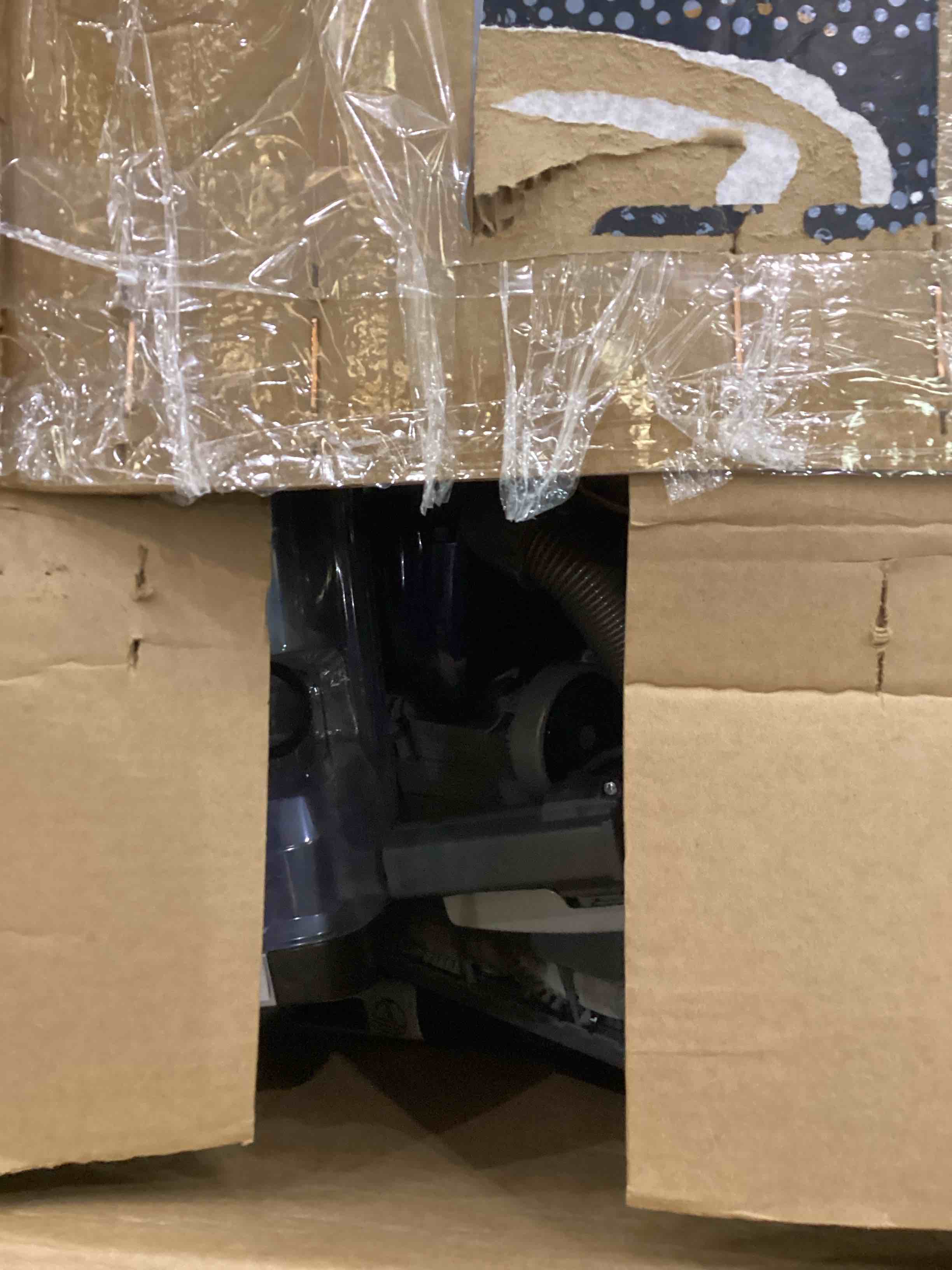 https://s3.amazonaws.com/lotting-images-prod/bidfta/PNK2413833_1757599532651.jpeg