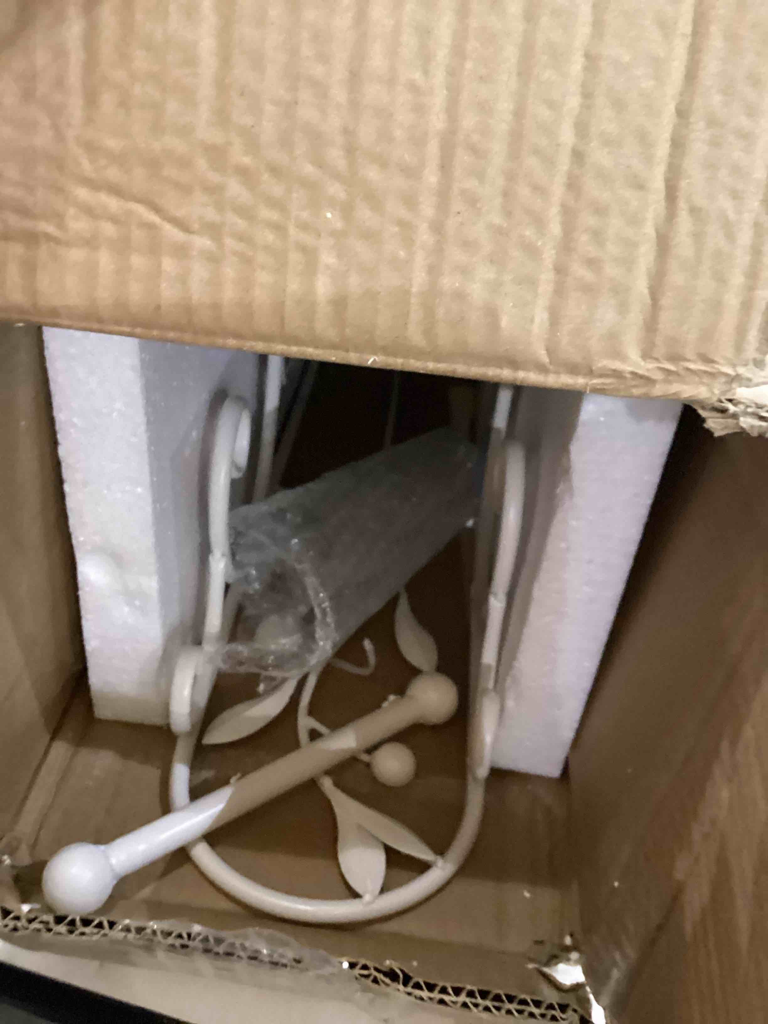 https://s3.amazonaws.com/lotting-images-prod/bidfta/PNK2413843_1757600186294.jpeg
