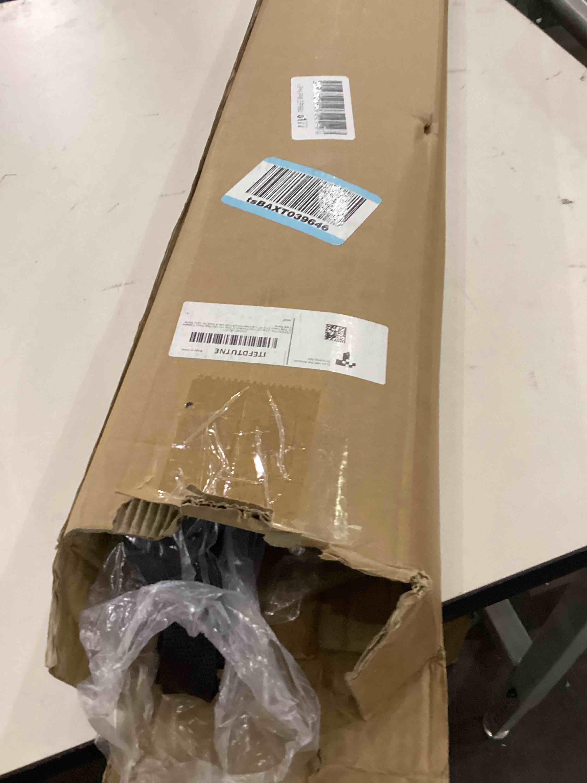 https://s3.amazonaws.com/lotting-images-prod/bidfta/PNK2413859_1757600978679.jpeg