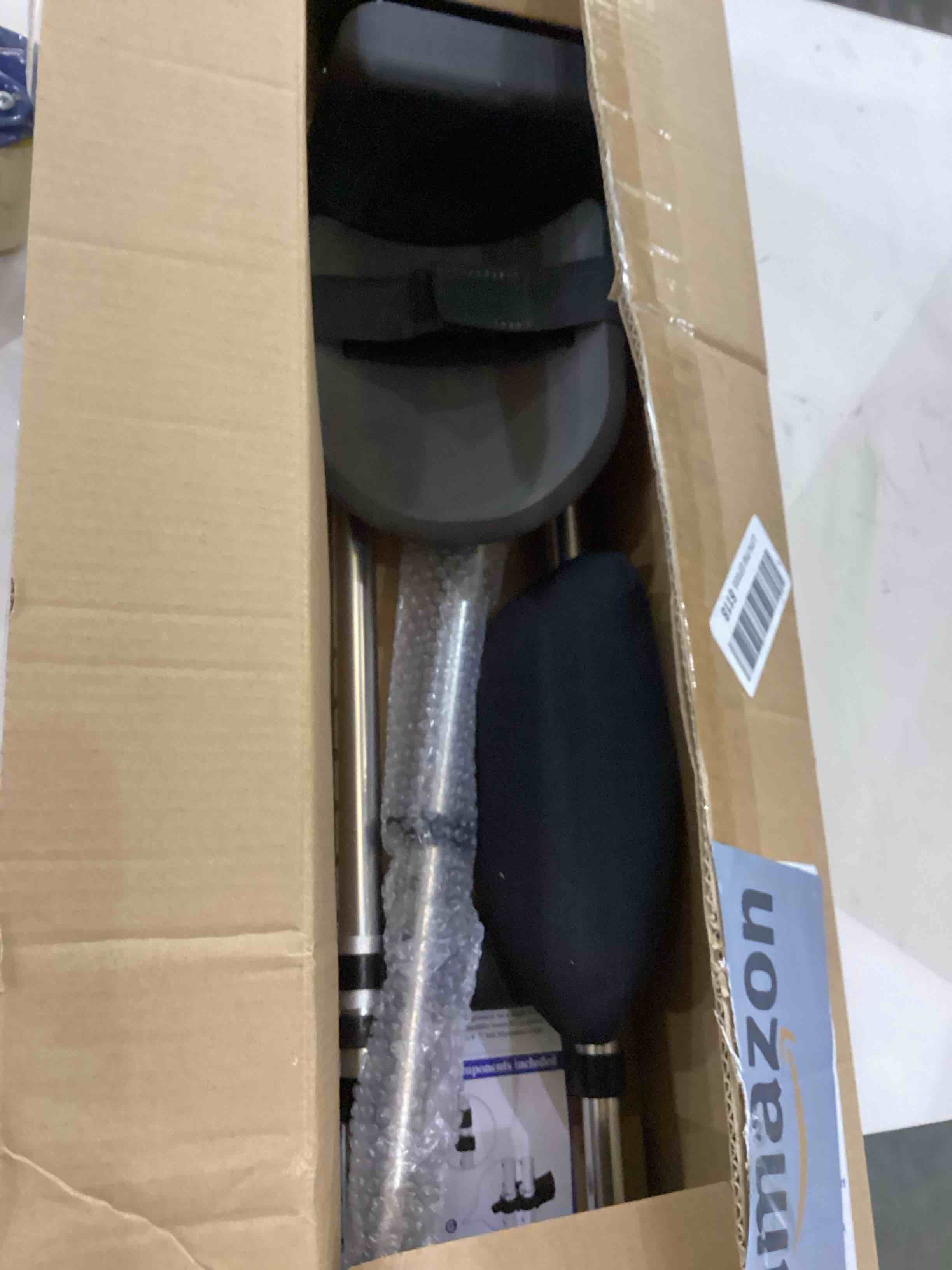 https://s3.amazonaws.com/lotting-images-prod/bidfta/PNK2413891_1757602656775.jpeg