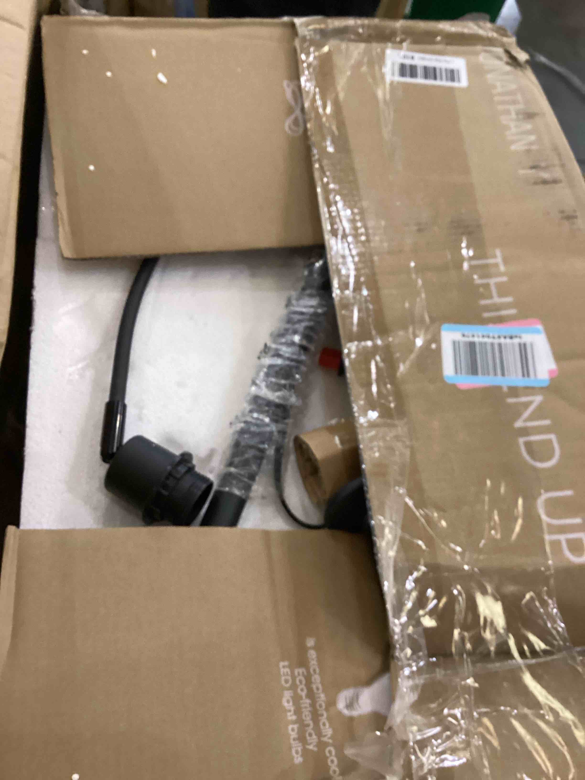 https://s3.amazonaws.com/lotting-images-prod/bidfta/PNK2413905_1757603435847.jpeg