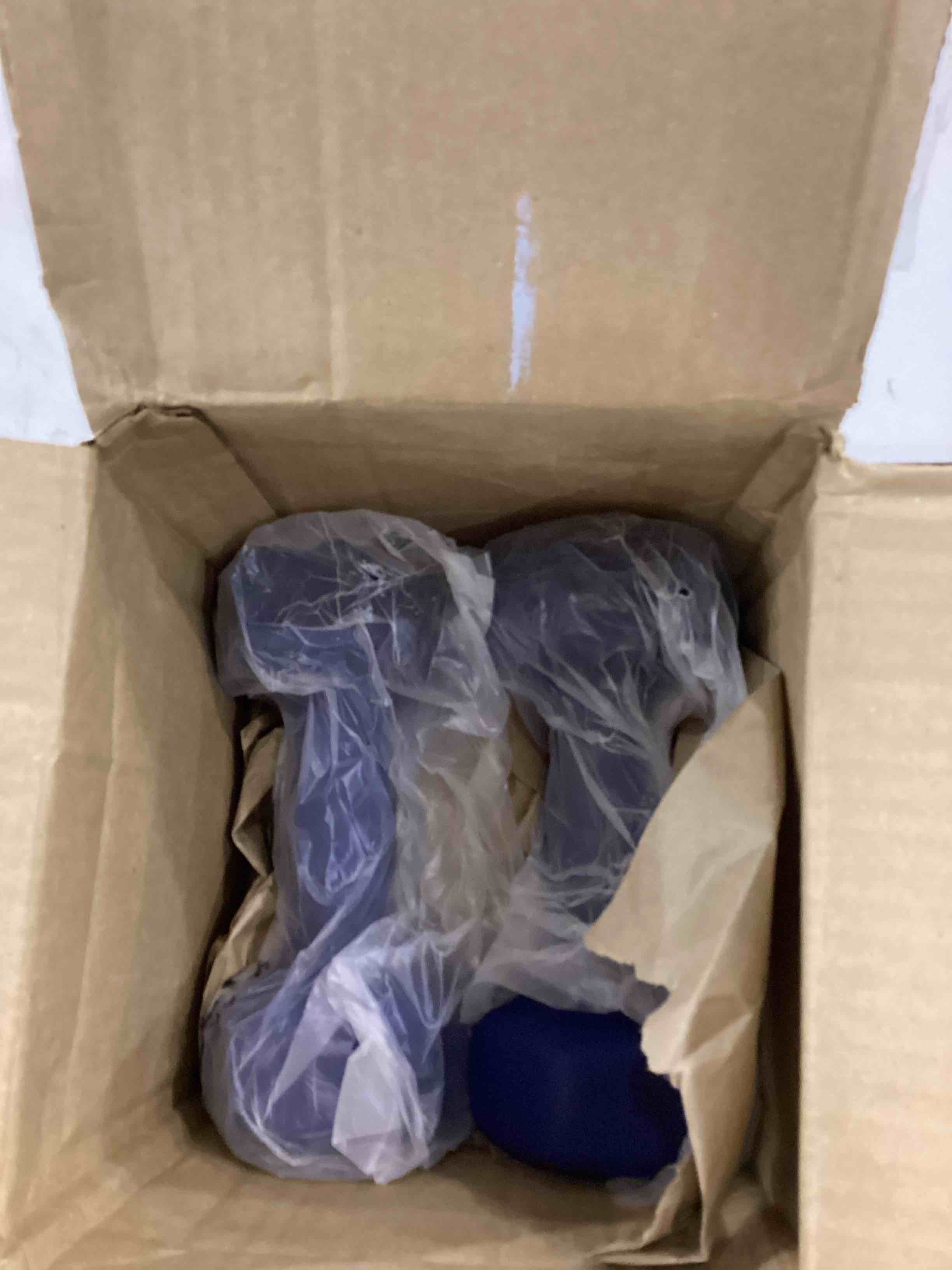 https://s3.amazonaws.com/lotting-images-prod/bidfta/PNK2414016_1757684172589.jpeg