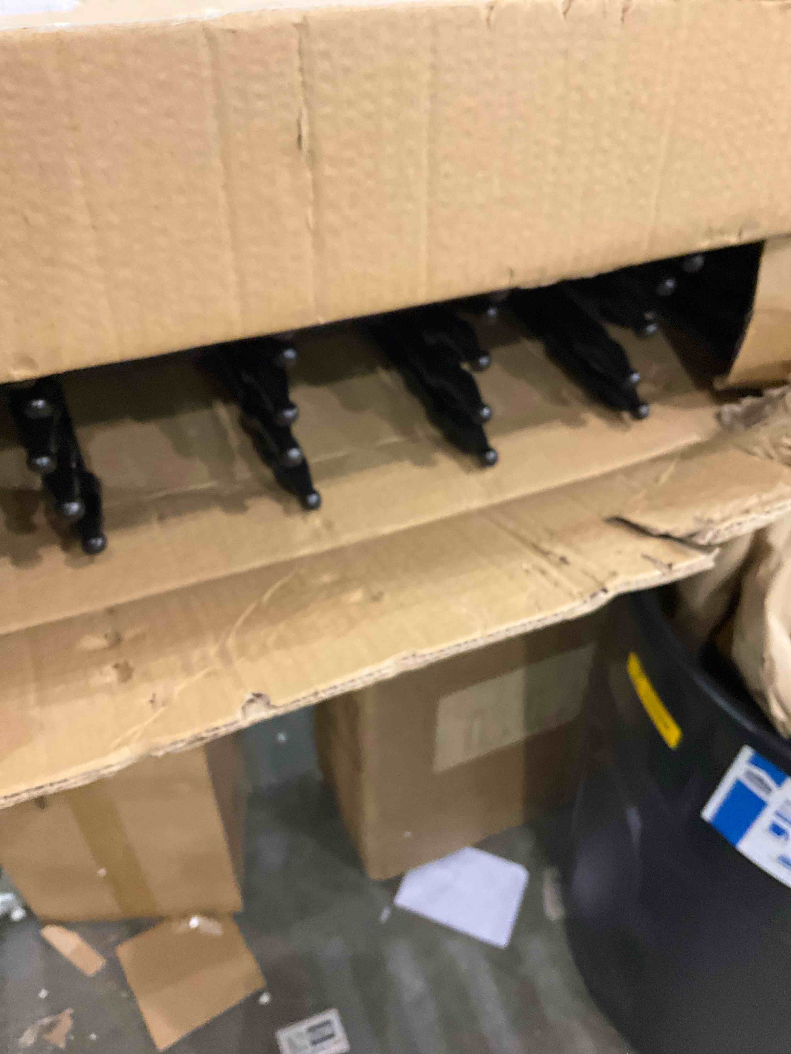 https://s3.amazonaws.com/lotting-images-prod/bidfta/PNK2440628_1749036992708.jpeg