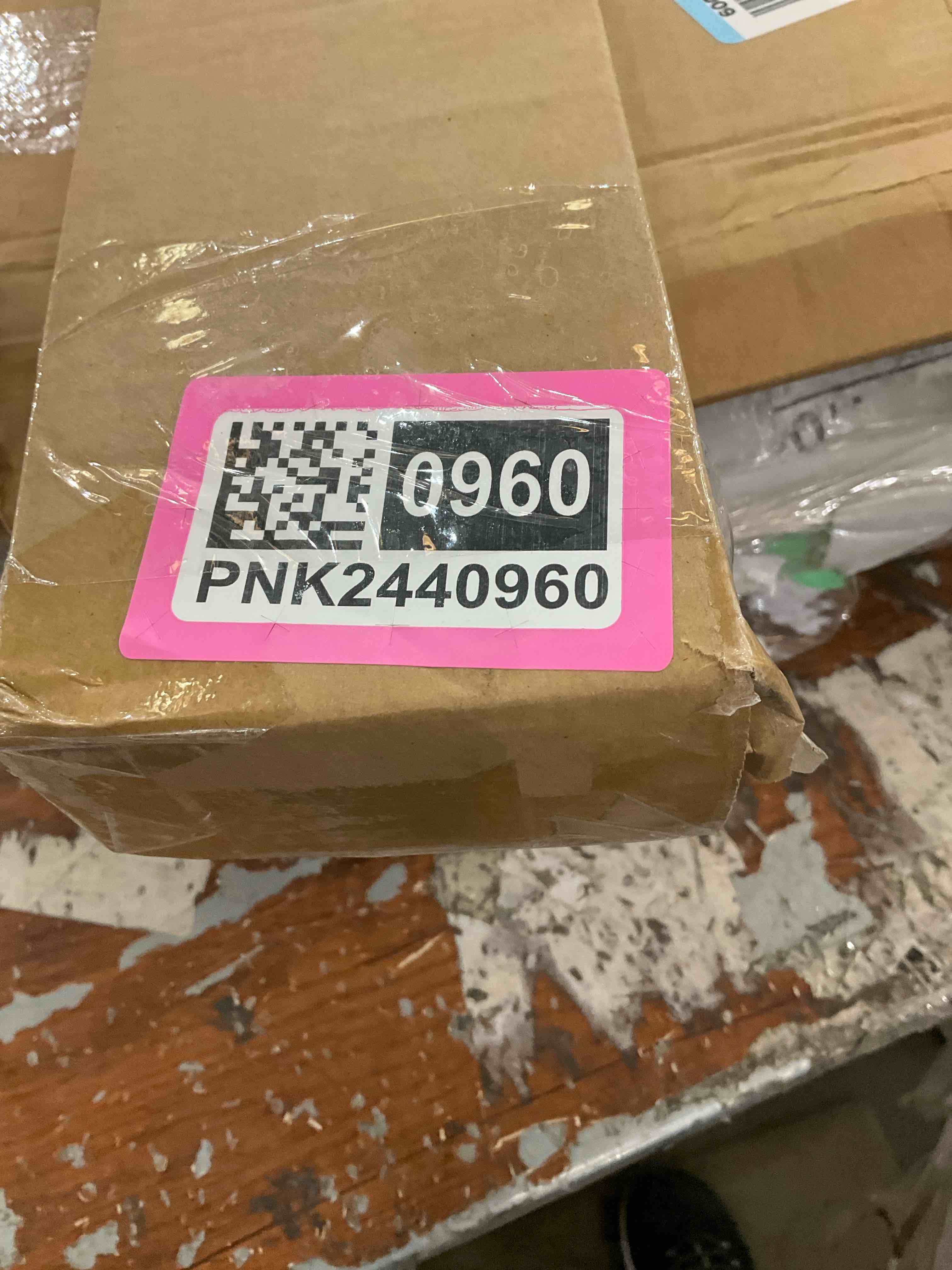 https://s3.amazonaws.com/lotting-images-prod/bidfta/PNK2440960_1749051141696.jpeg