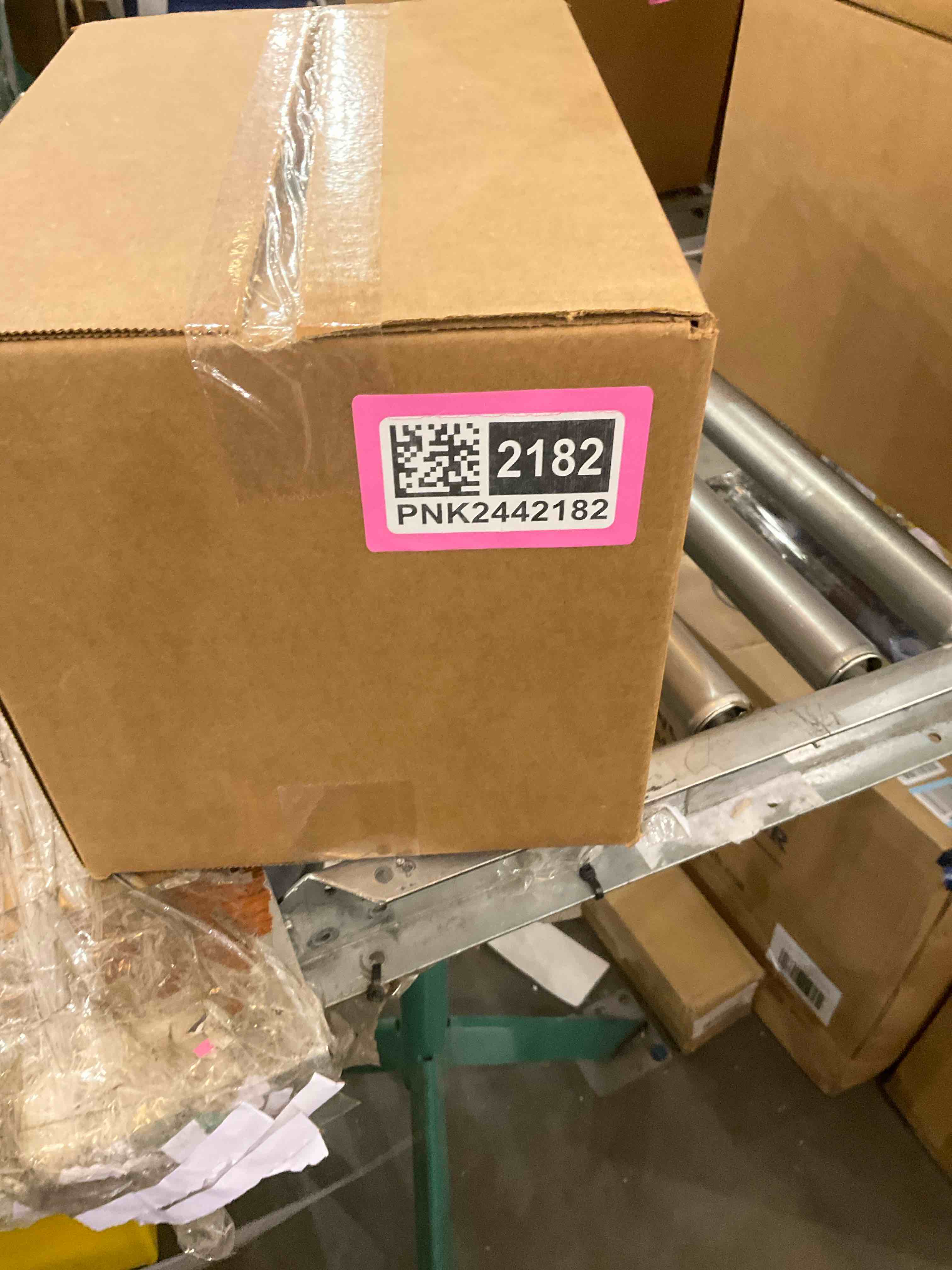 https://s3.amazonaws.com/lotting-images-prod/bidfta/PNK2442183_1749228446552.jpeg