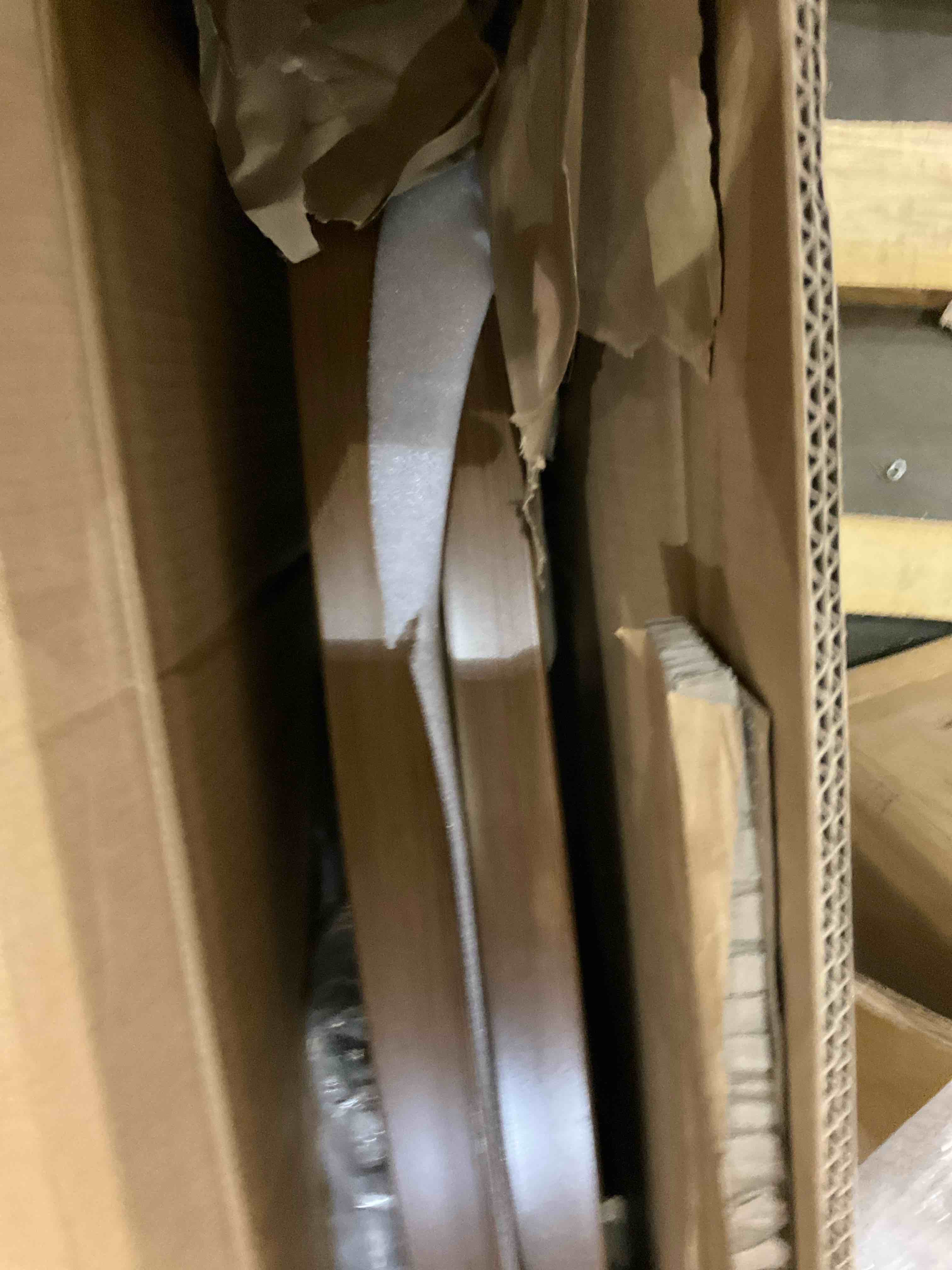 https://s3.amazonaws.com/lotting-images-prod/bidfta/PNK2442633_1749842551807.jpeg