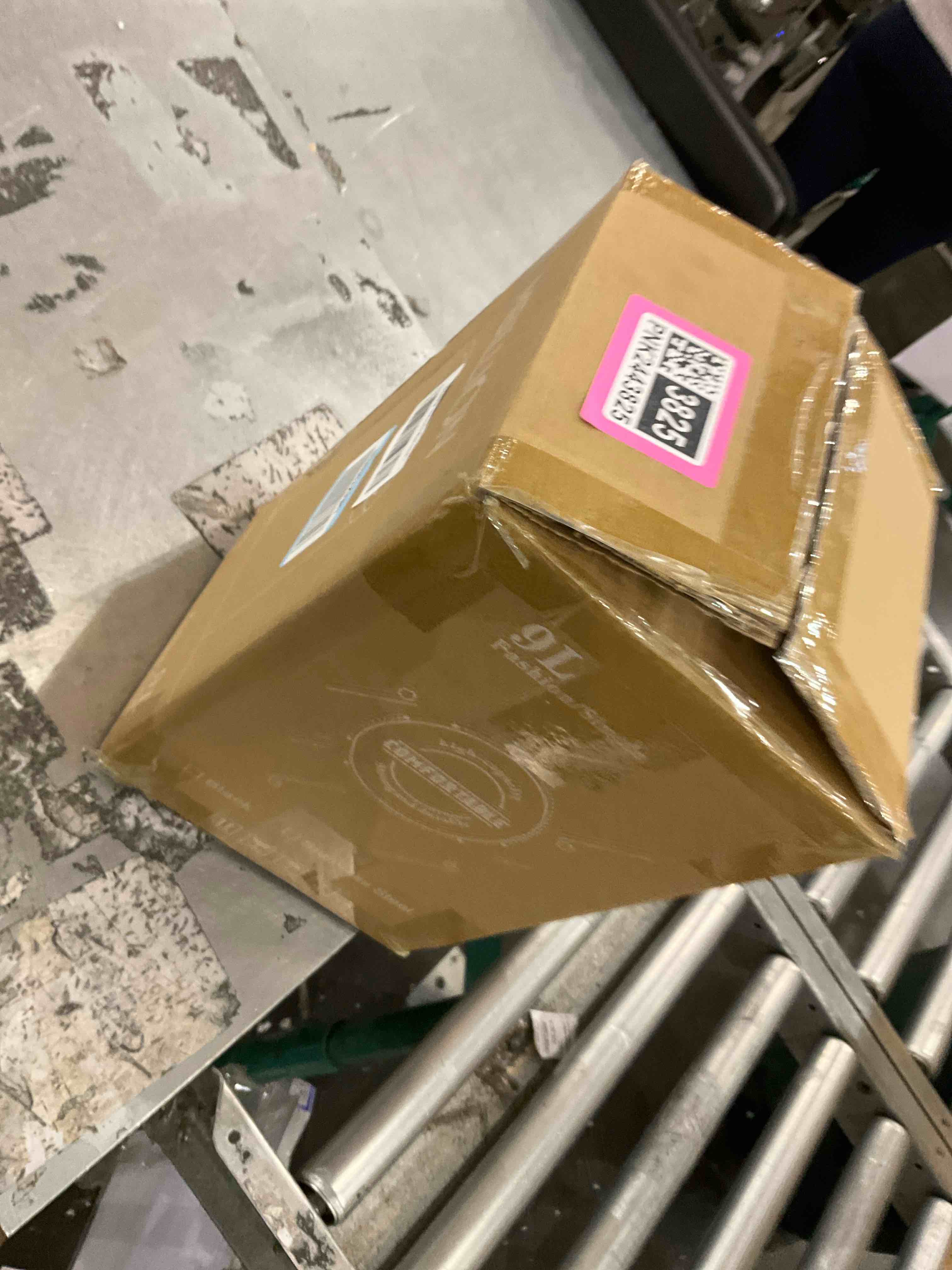 https://s3.amazonaws.com/lotting-images-prod/bidfta/PNK2443825_1748537337038.jpeg