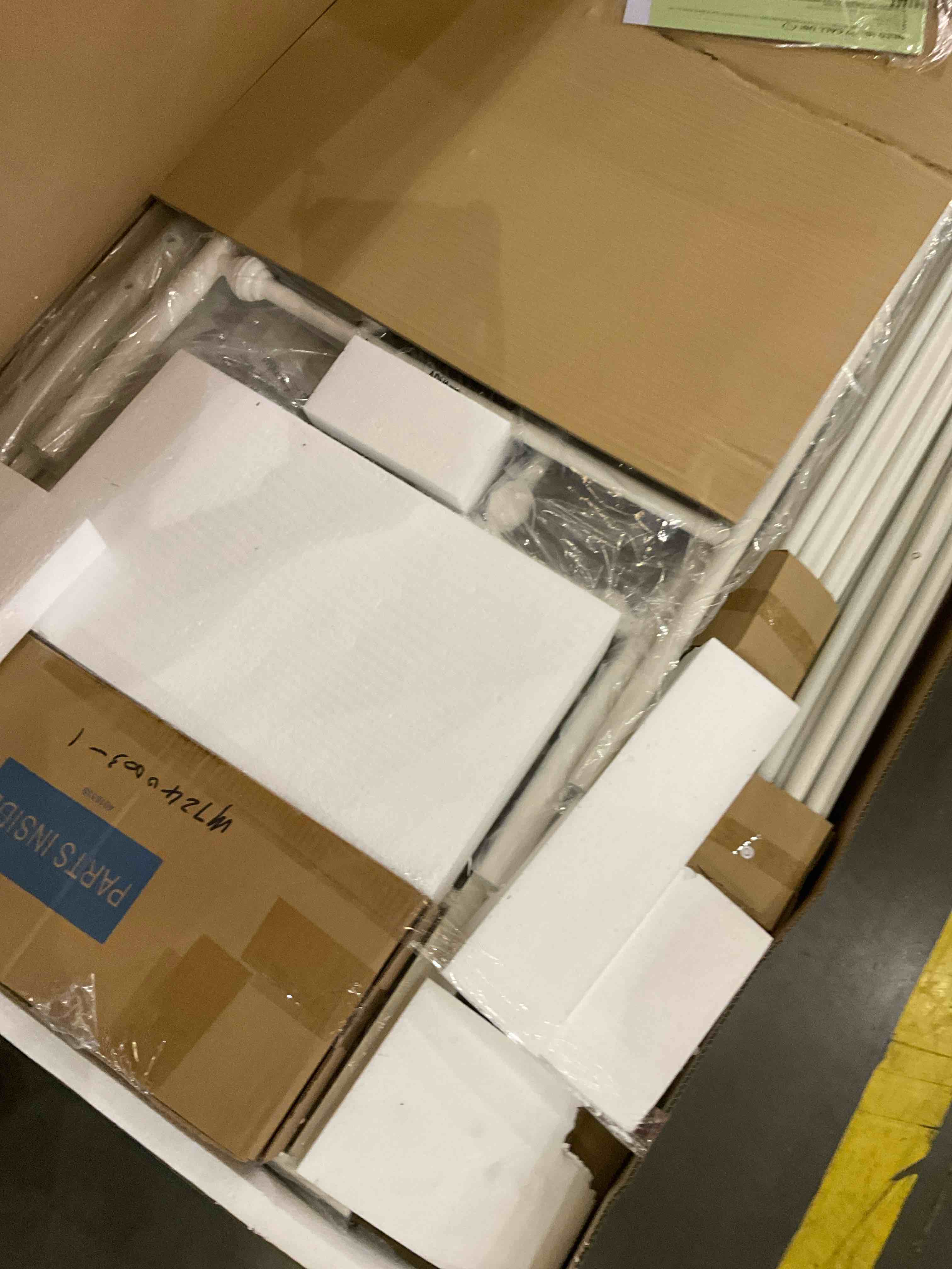 https://s3.amazonaws.com/lotting-images-prod/bidfta/PNK2444575_1750357974516.jpeg