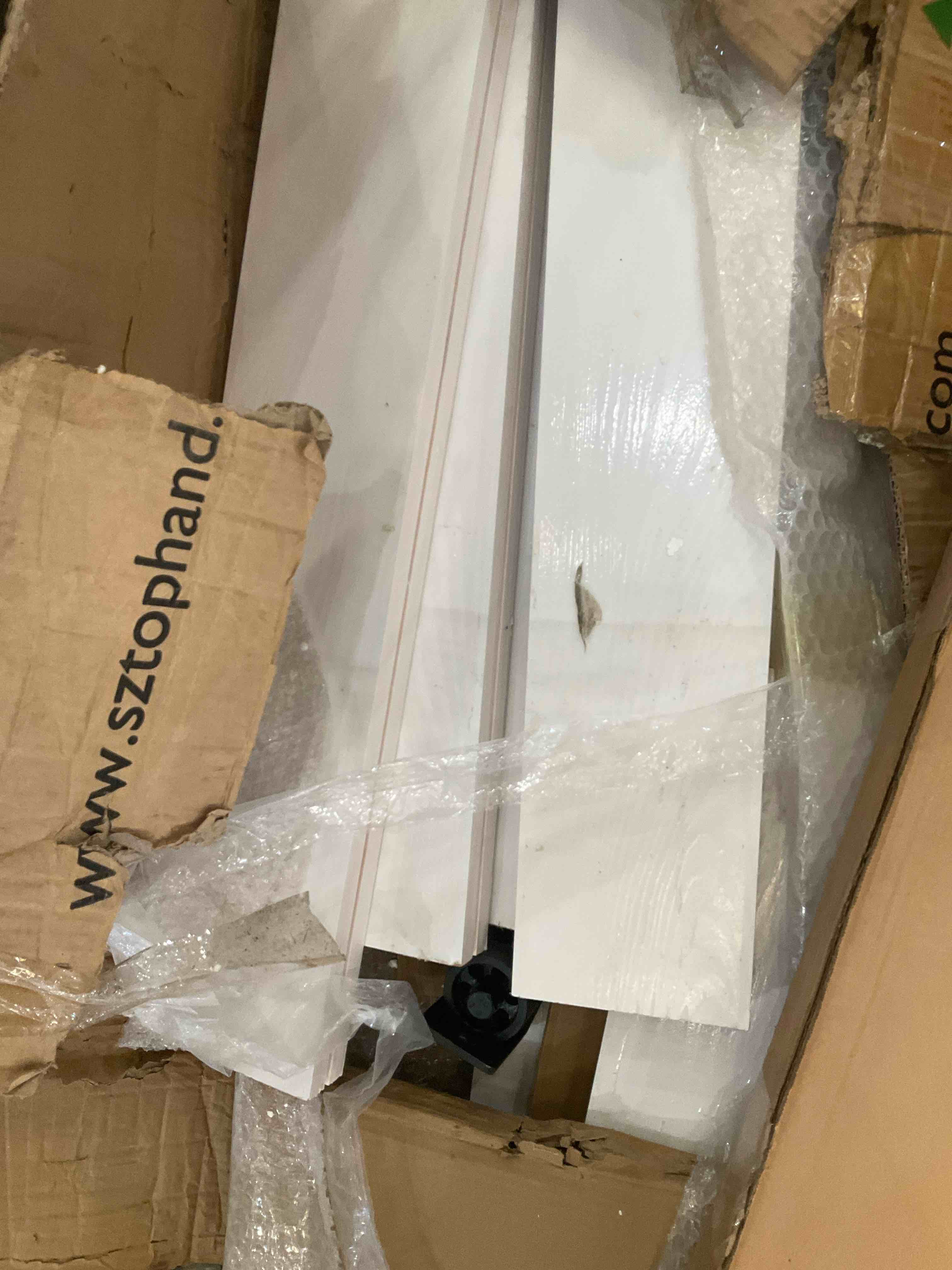 https://s3.amazonaws.com/lotting-images-prod/bidfta/PNK2444737_1750434205538.jpeg