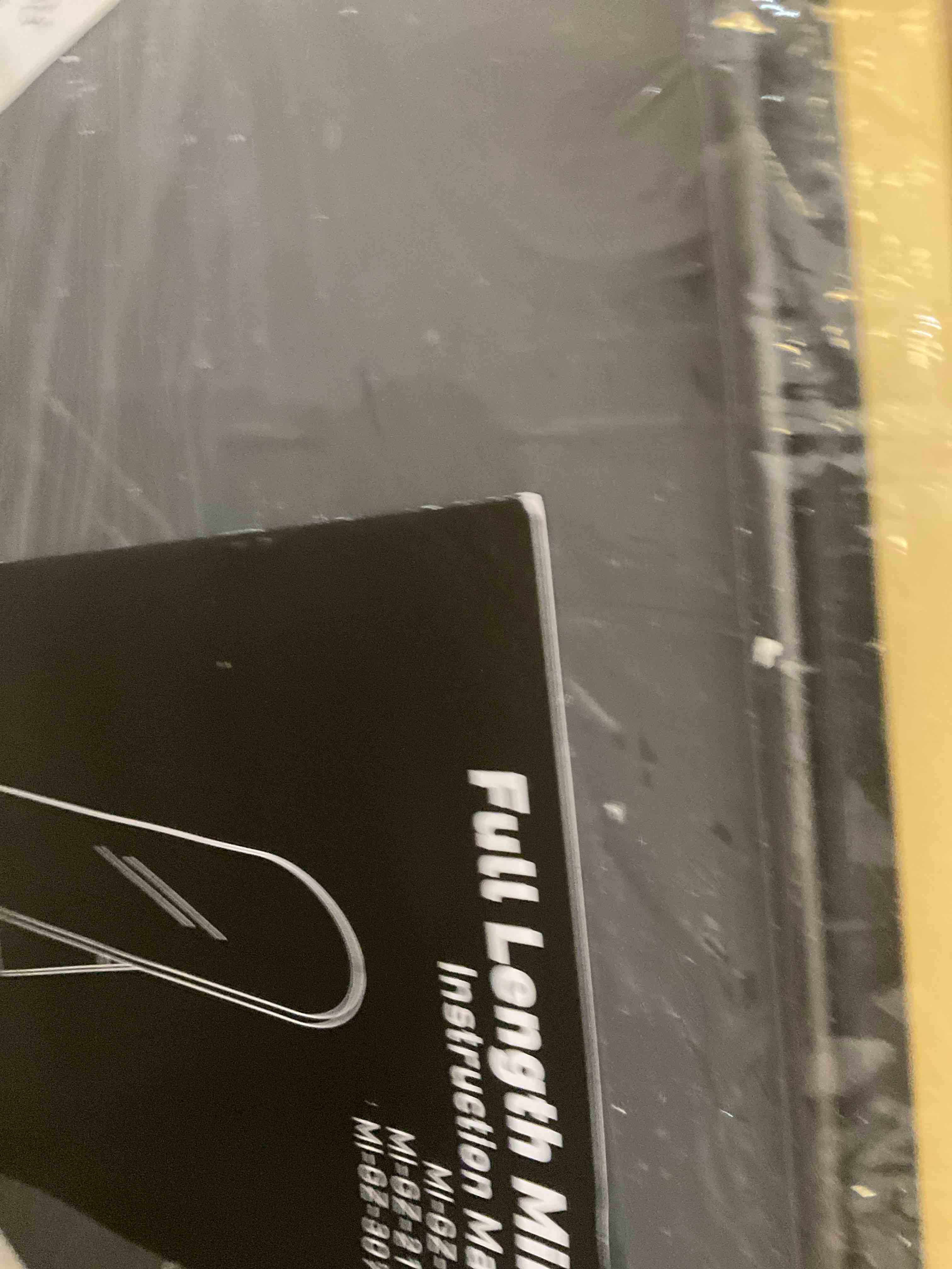https://s3.amazonaws.com/lotting-images-prod/bidfta/PNK2444763_1750429582495.jpeg