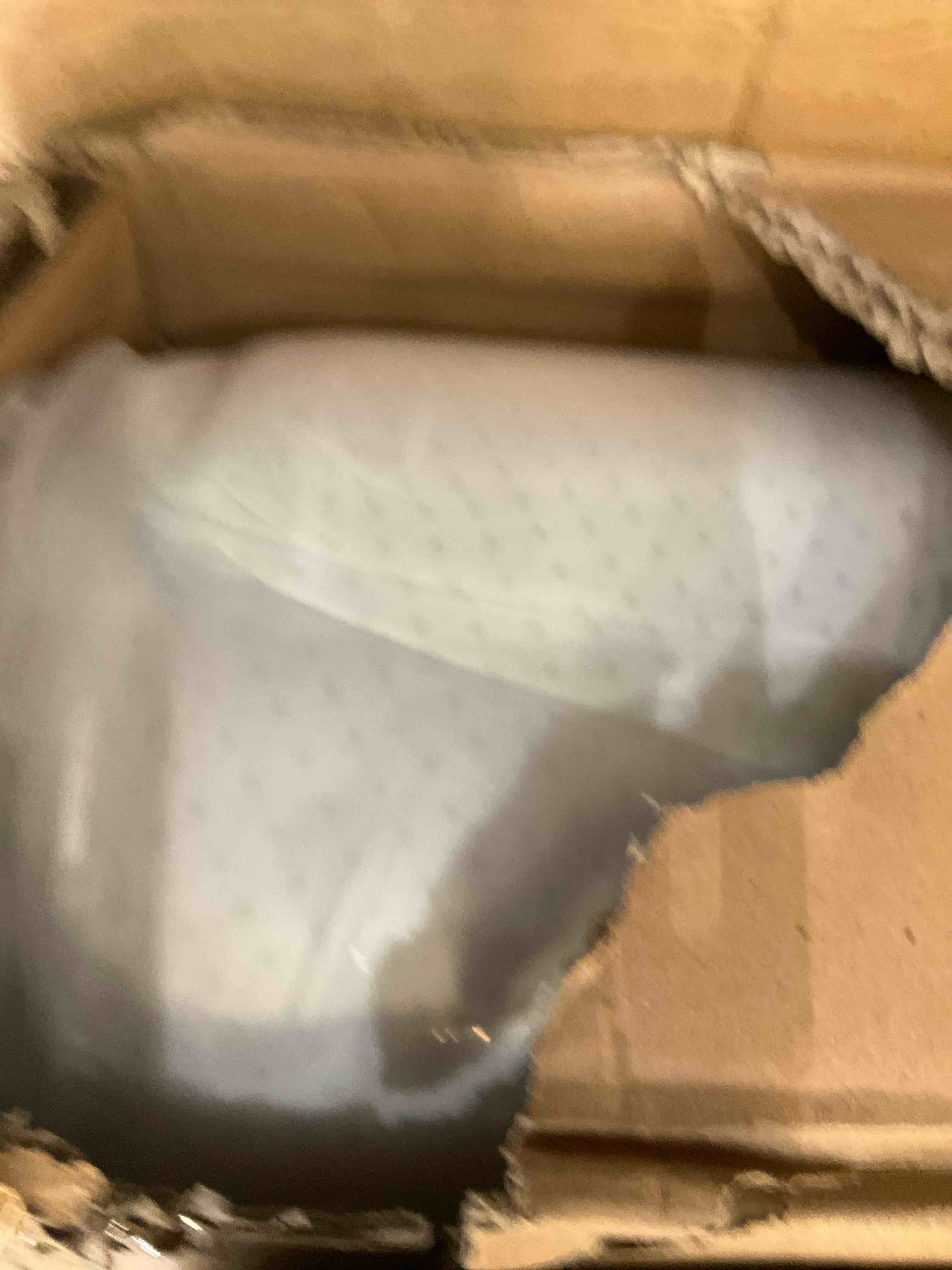 https://s3.amazonaws.com/lotting-images-prod/bidfta/PNK2444914_1750445974799.jpeg