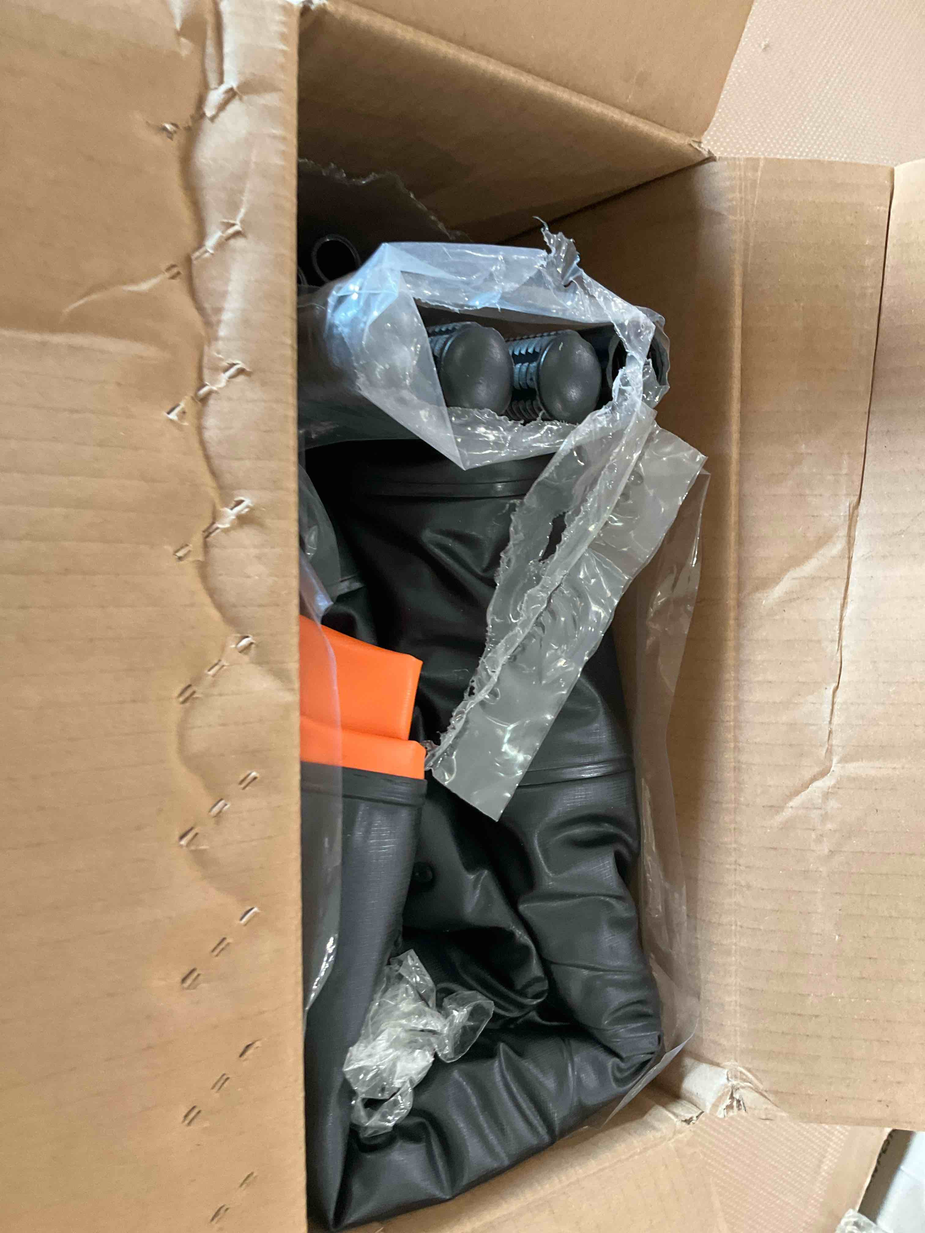 https://s3.amazonaws.com/lotting-images-prod/bidfta/PNK2445035_1750679867271.jpeg