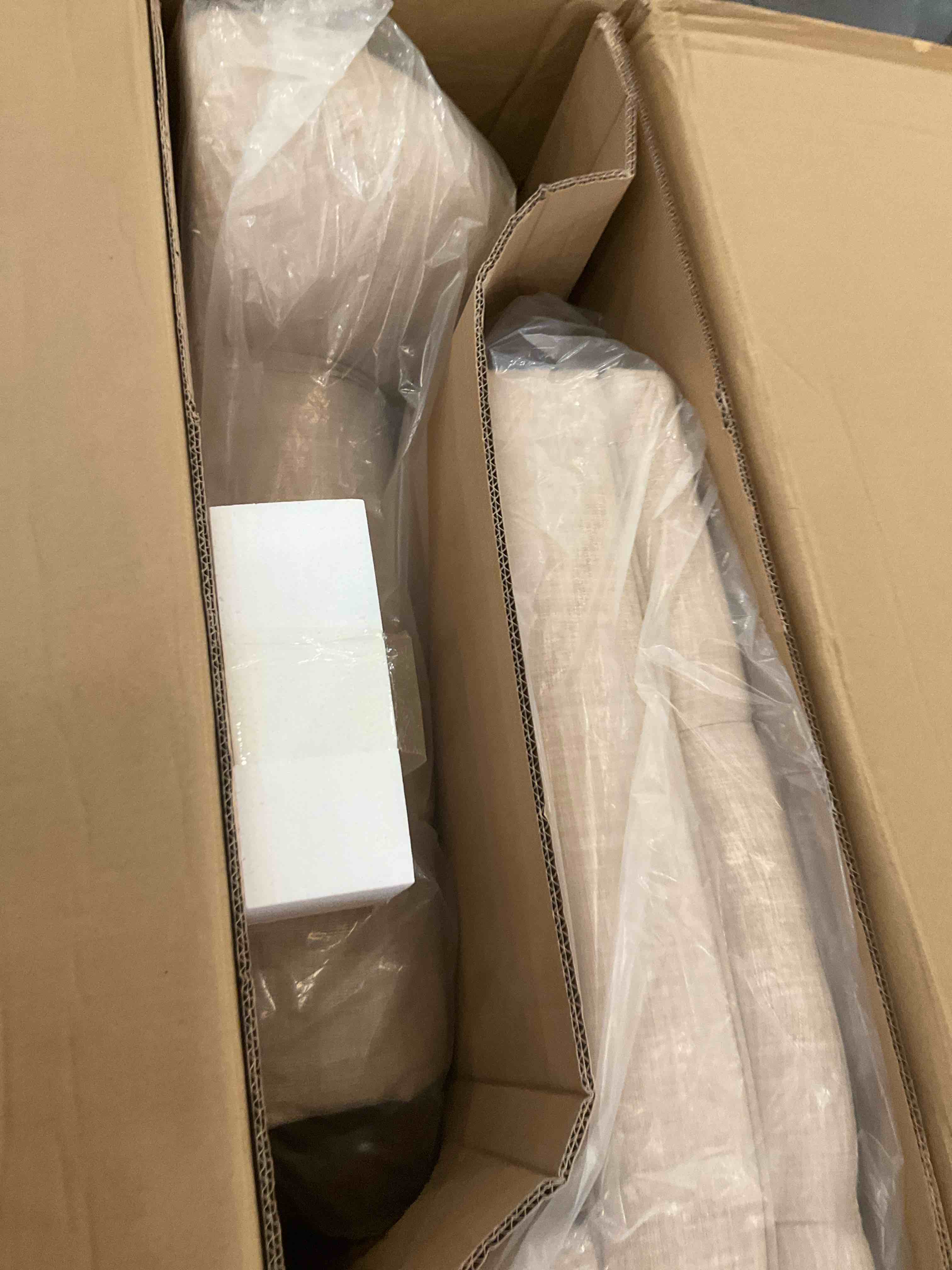 https://s3.amazonaws.com/lotting-images-prod/bidfta/PNK2445218_1750778355800.jpeg