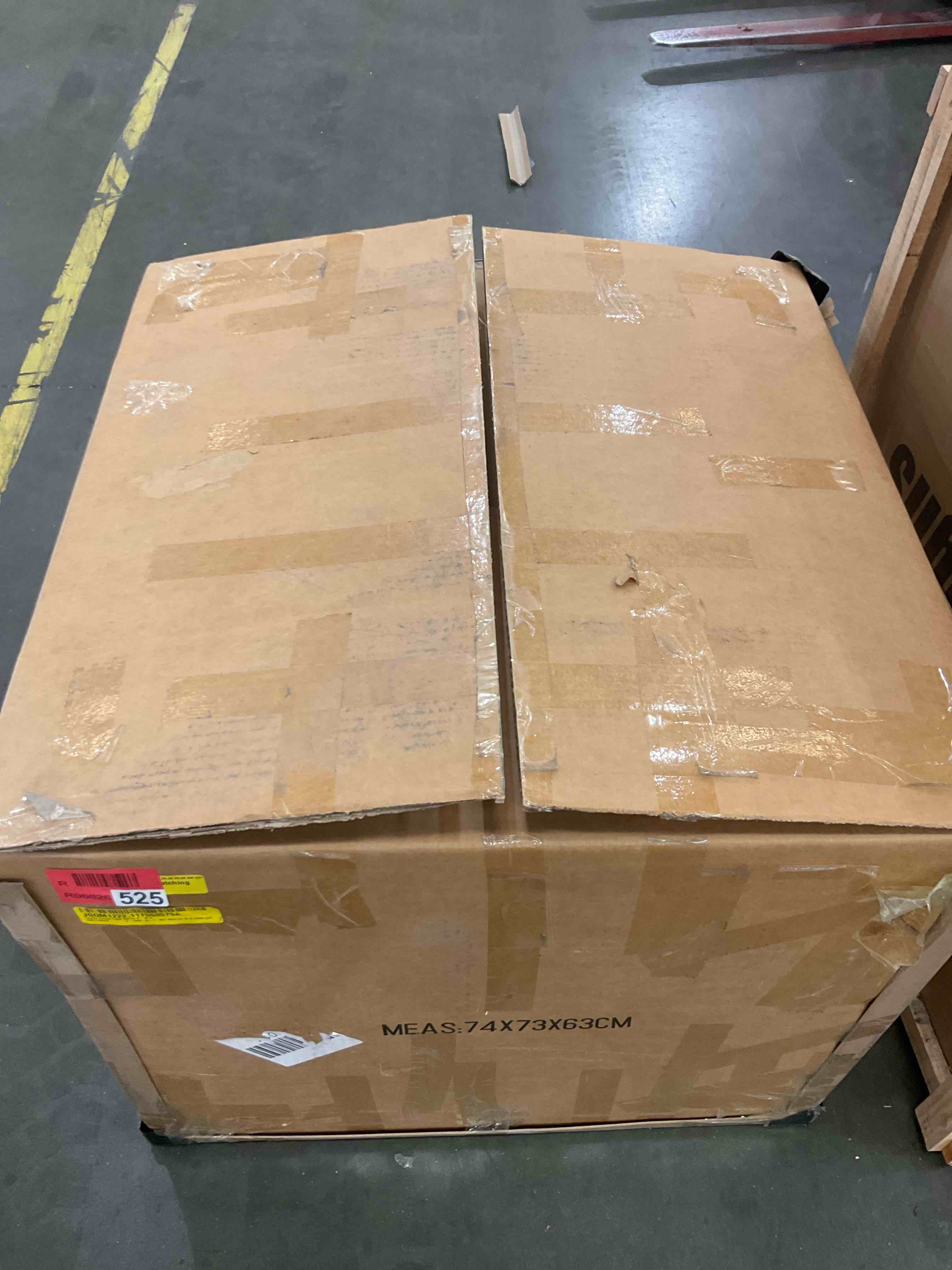 https://s3.amazonaws.com/lotting-images-prod/bidfta/PNK2445225_1750775882658.jpeg