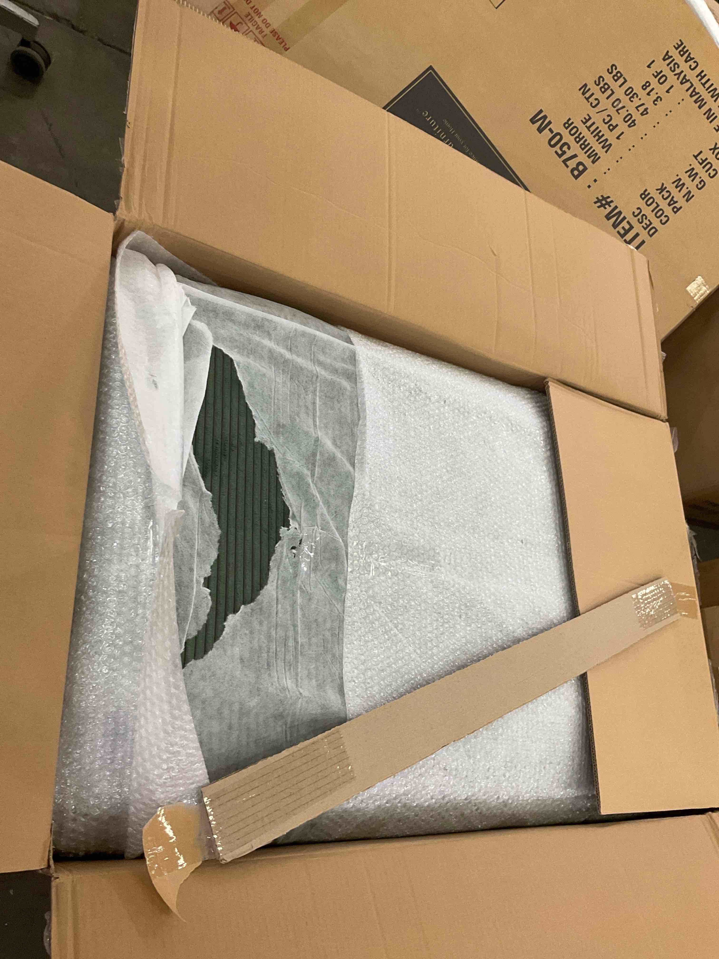 https://s3.amazonaws.com/lotting-images-prod/bidfta/PNK2445230_1750774973174.jpeg