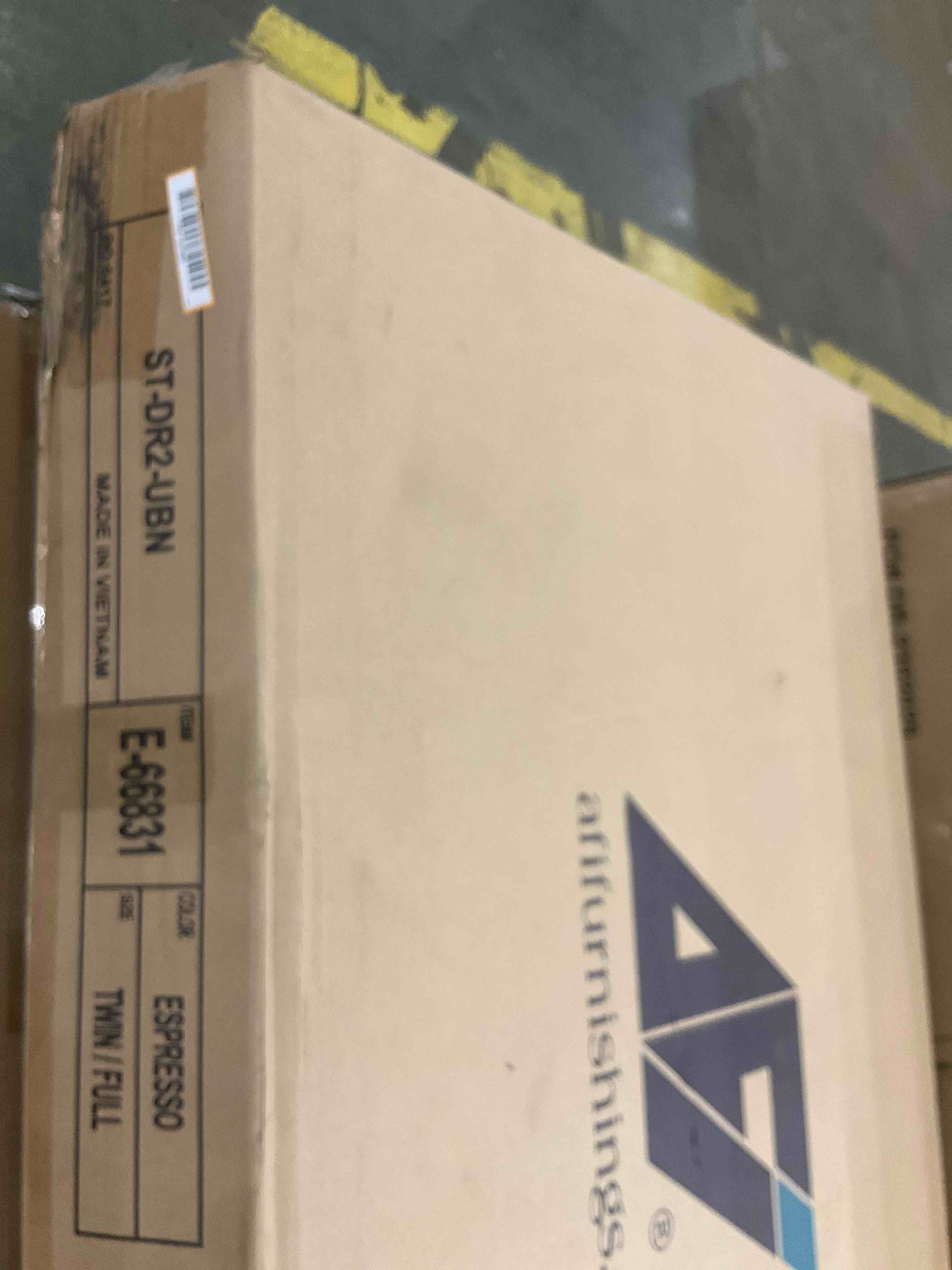 https://s3.amazonaws.com/lotting-images-prod/bidfta/PNK2445232_1750773727839.jpeg