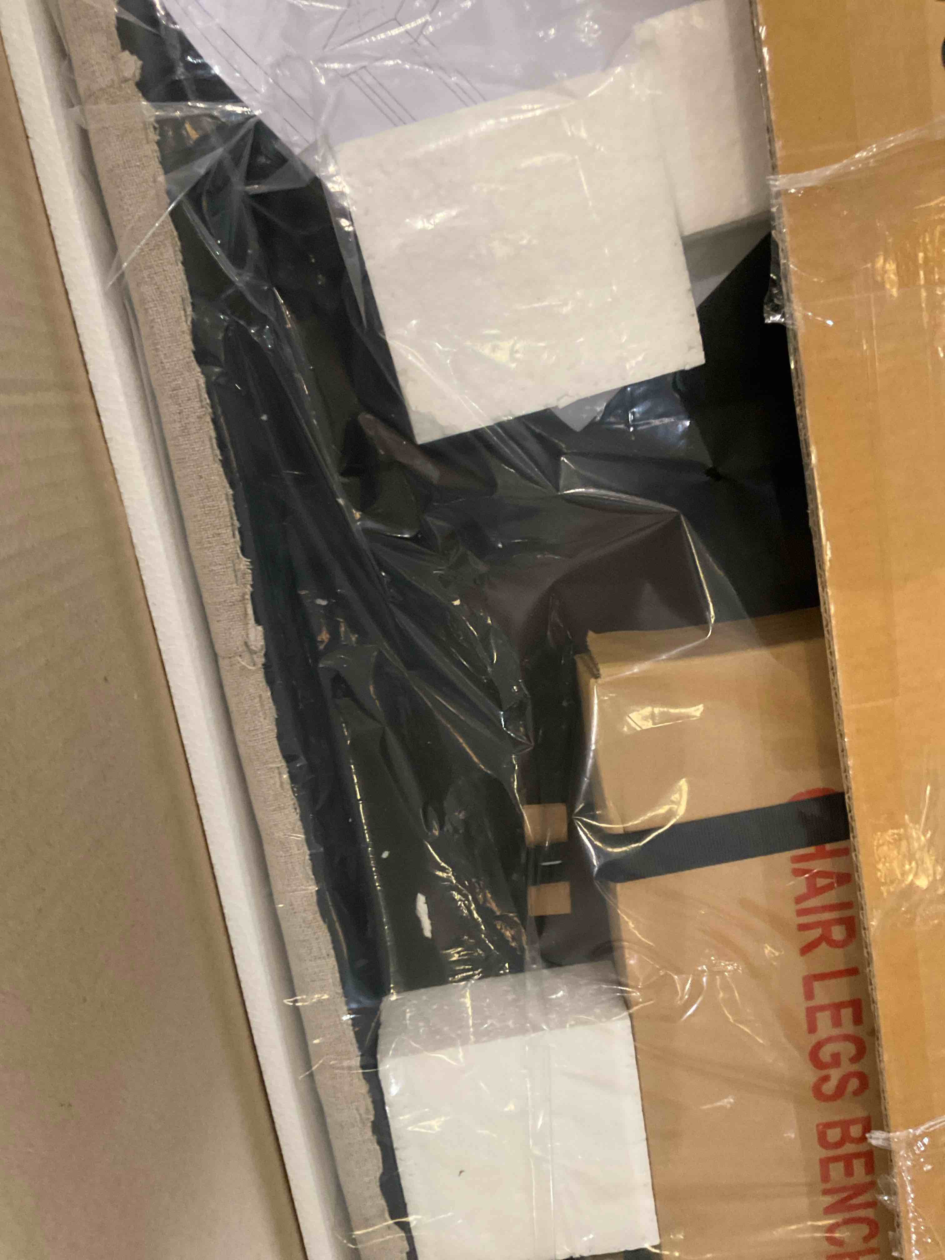 https://s3.amazonaws.com/lotting-images-prod/bidfta/PNK2445505_1750945049020.jpeg