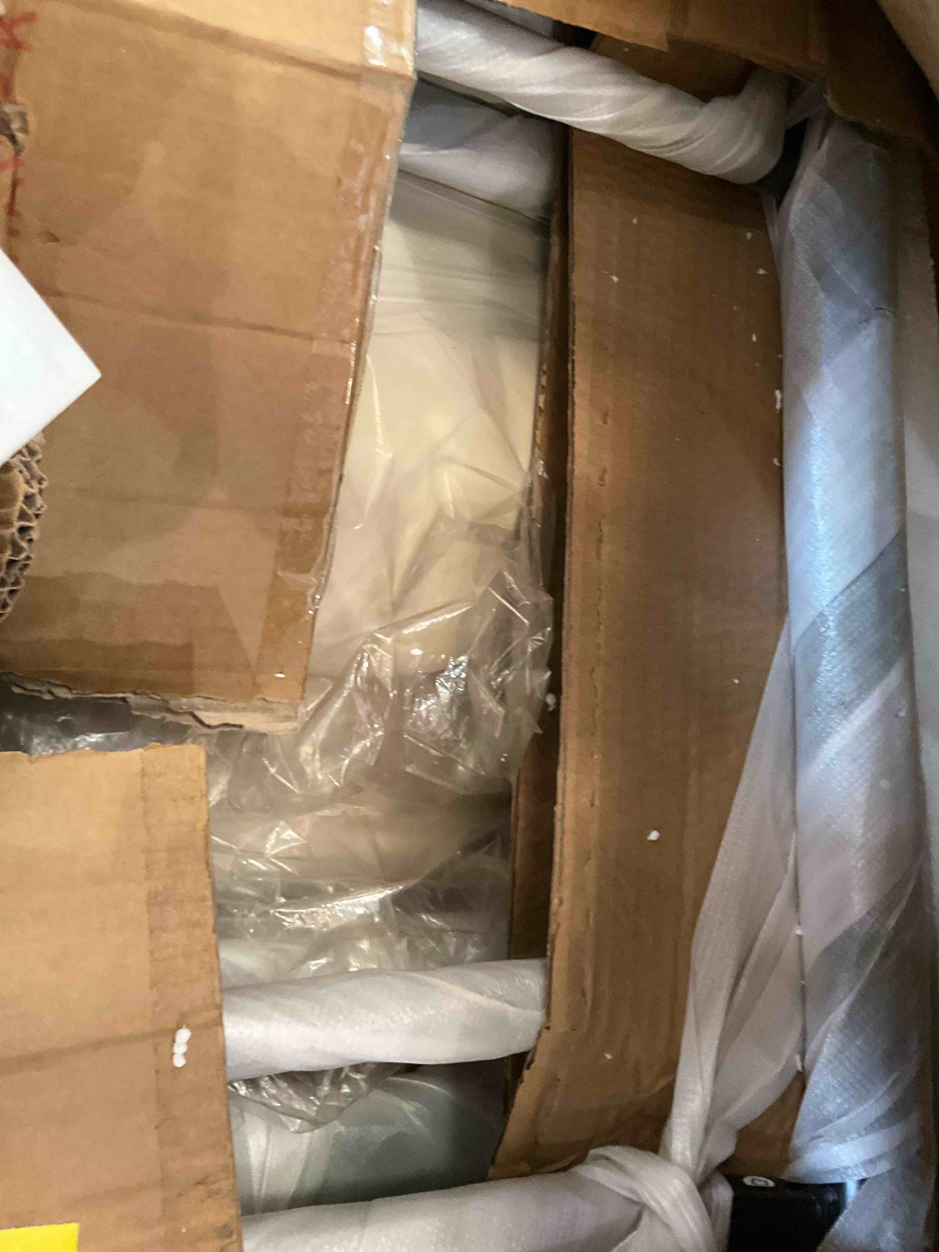 https://s3.amazonaws.com/lotting-images-prod/bidfta/PNK2445568_1750956710035.jpeg