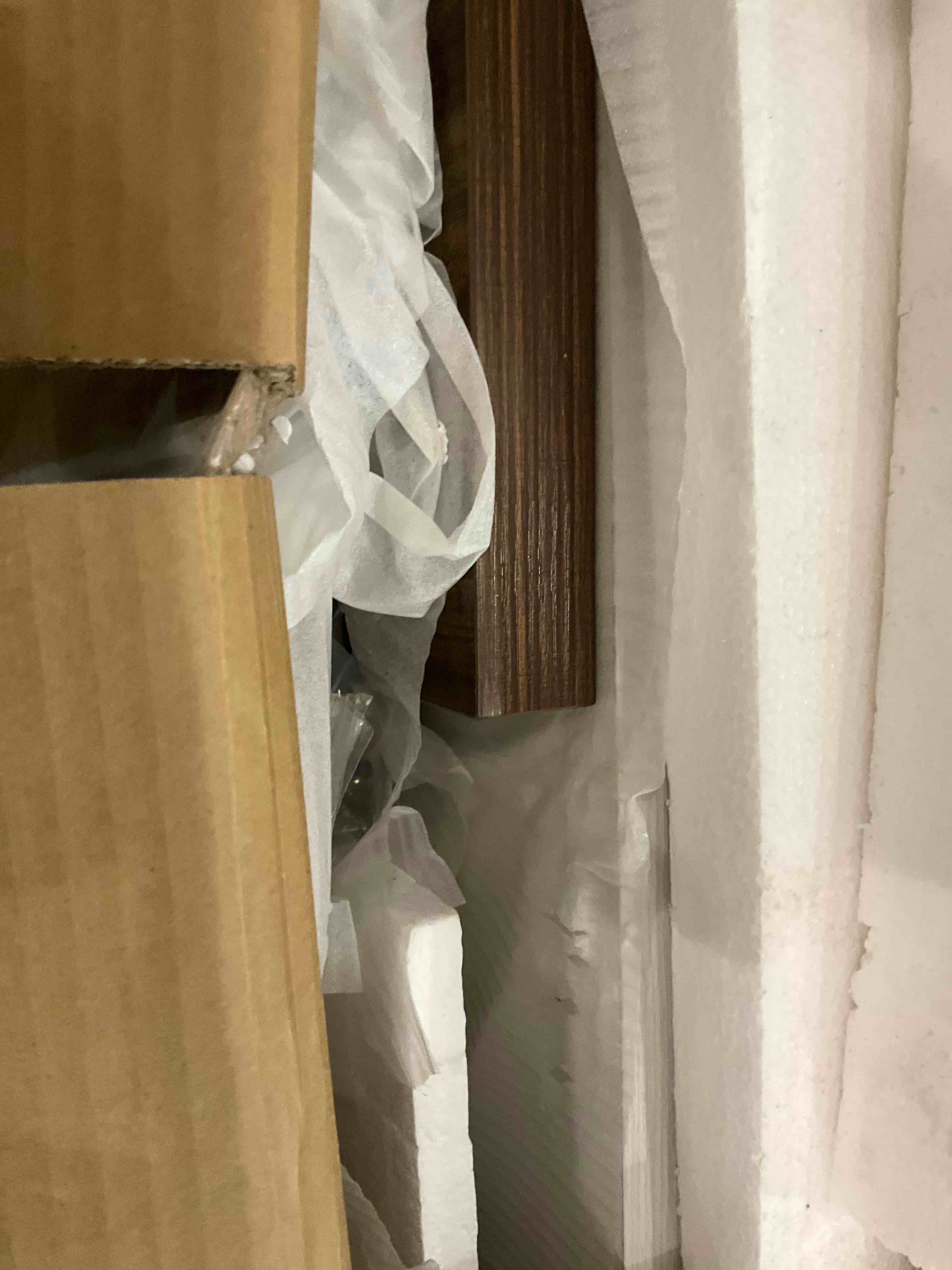 https://s3.amazonaws.com/lotting-images-prod/bidfta/PNK2445584_1750952497228.jpeg