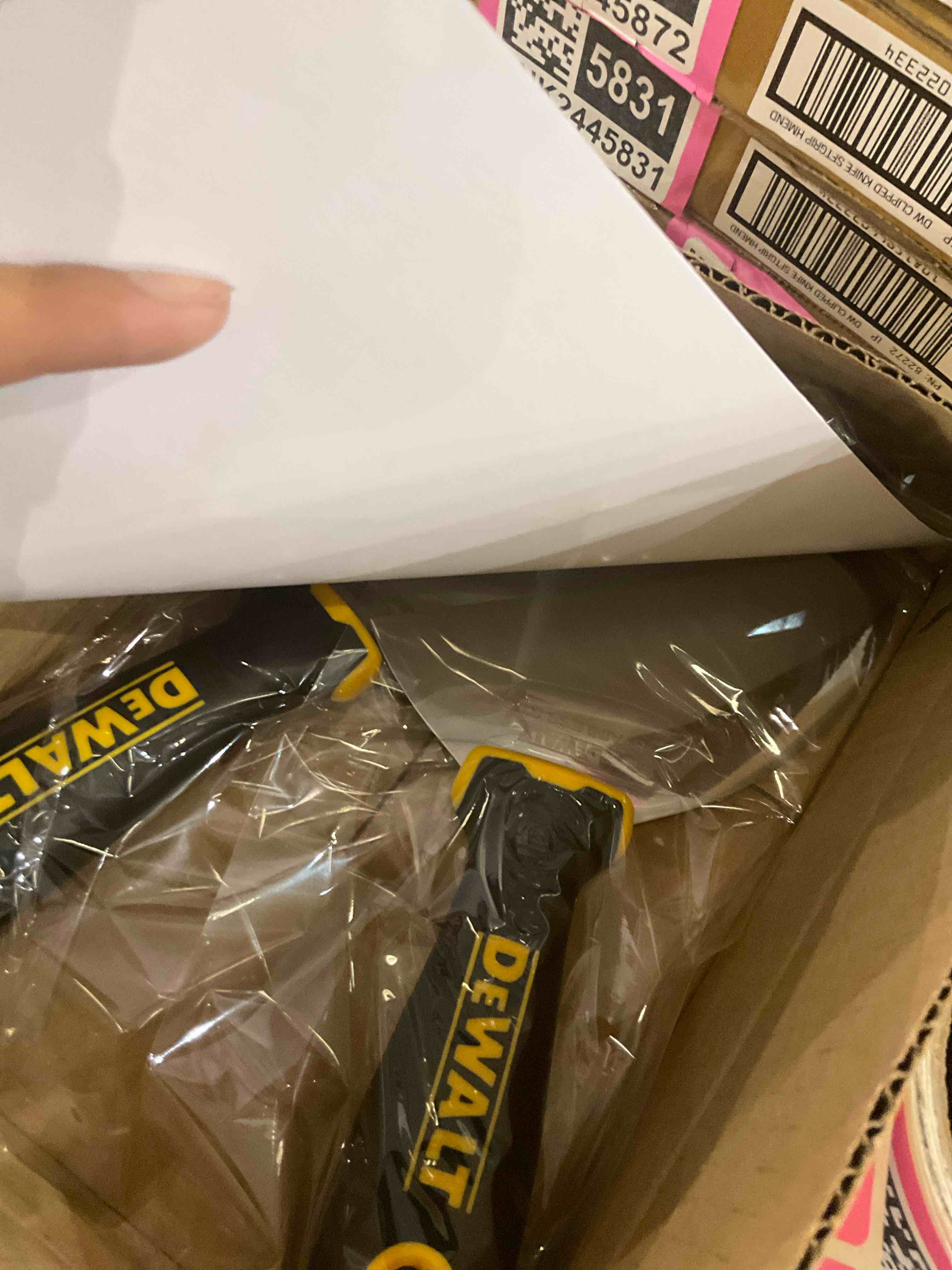 https://s3.amazonaws.com/lotting-images-prod/bidfta/PNK2445831_1751303785064.jpeg