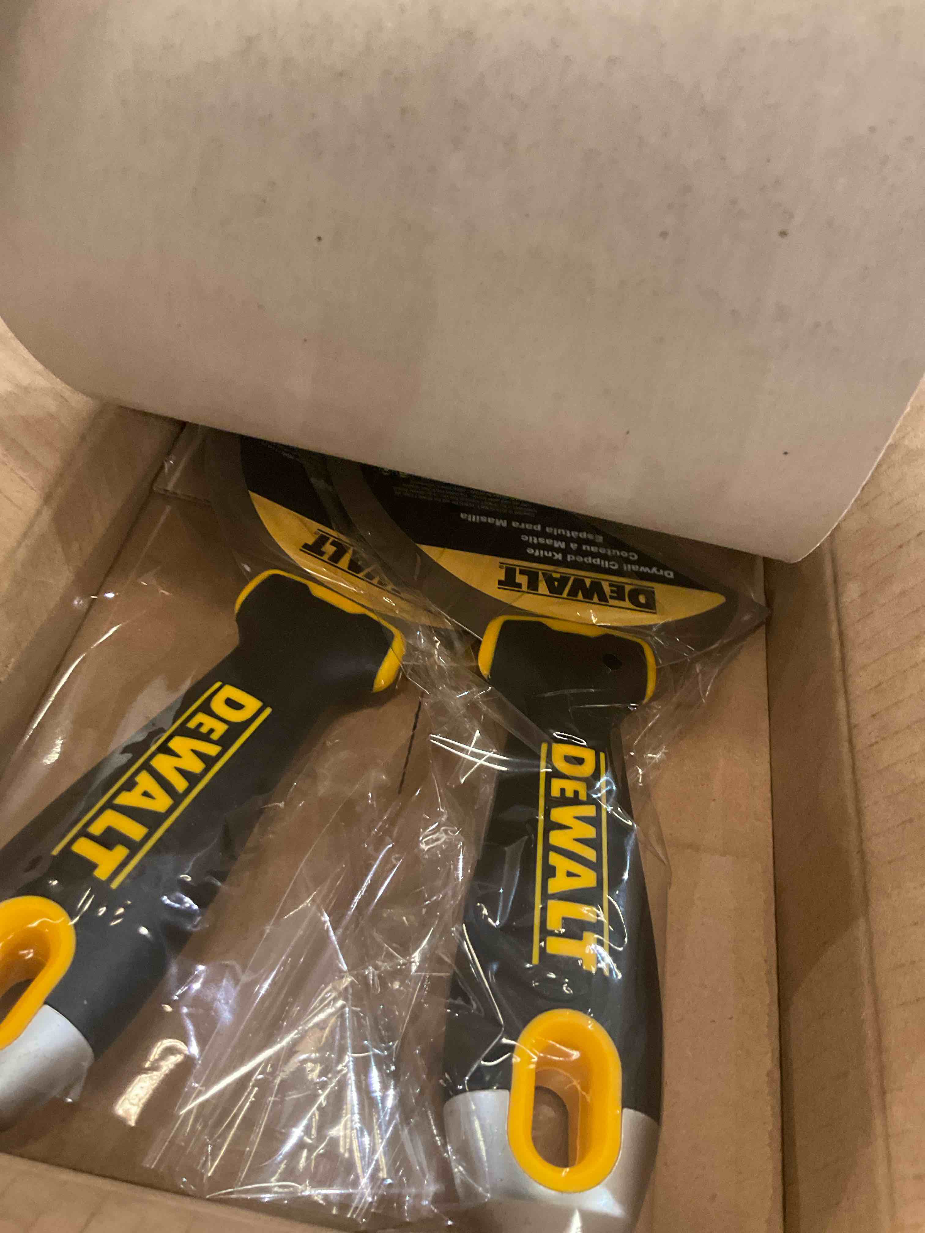 https://s3.amazonaws.com/lotting-images-prod/bidfta/PNK2445960_1751308120452.jpeg