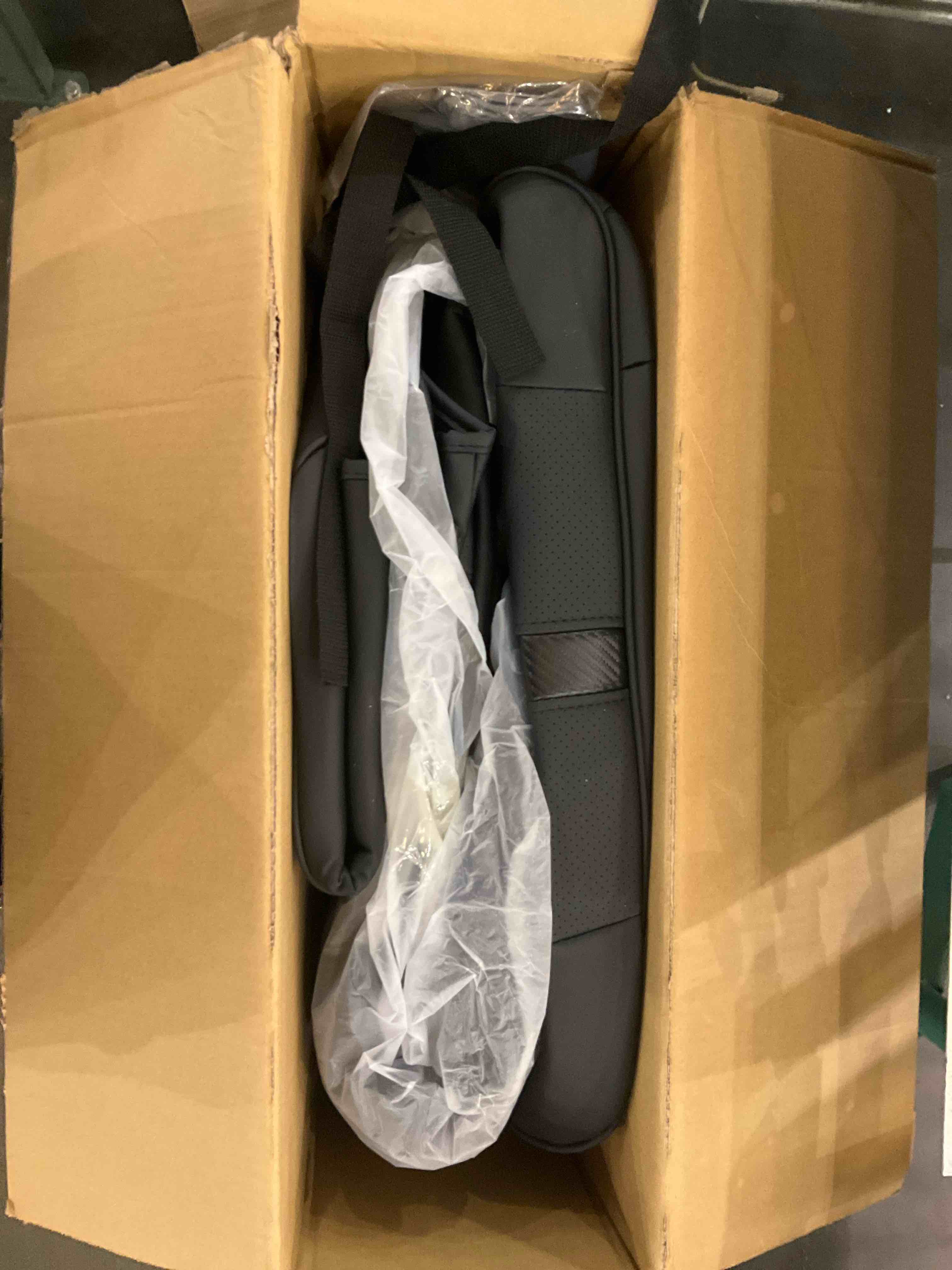 https://s3.amazonaws.com/lotting-images-prod/bidfta/PNK2446070_1749048040588.jpeg