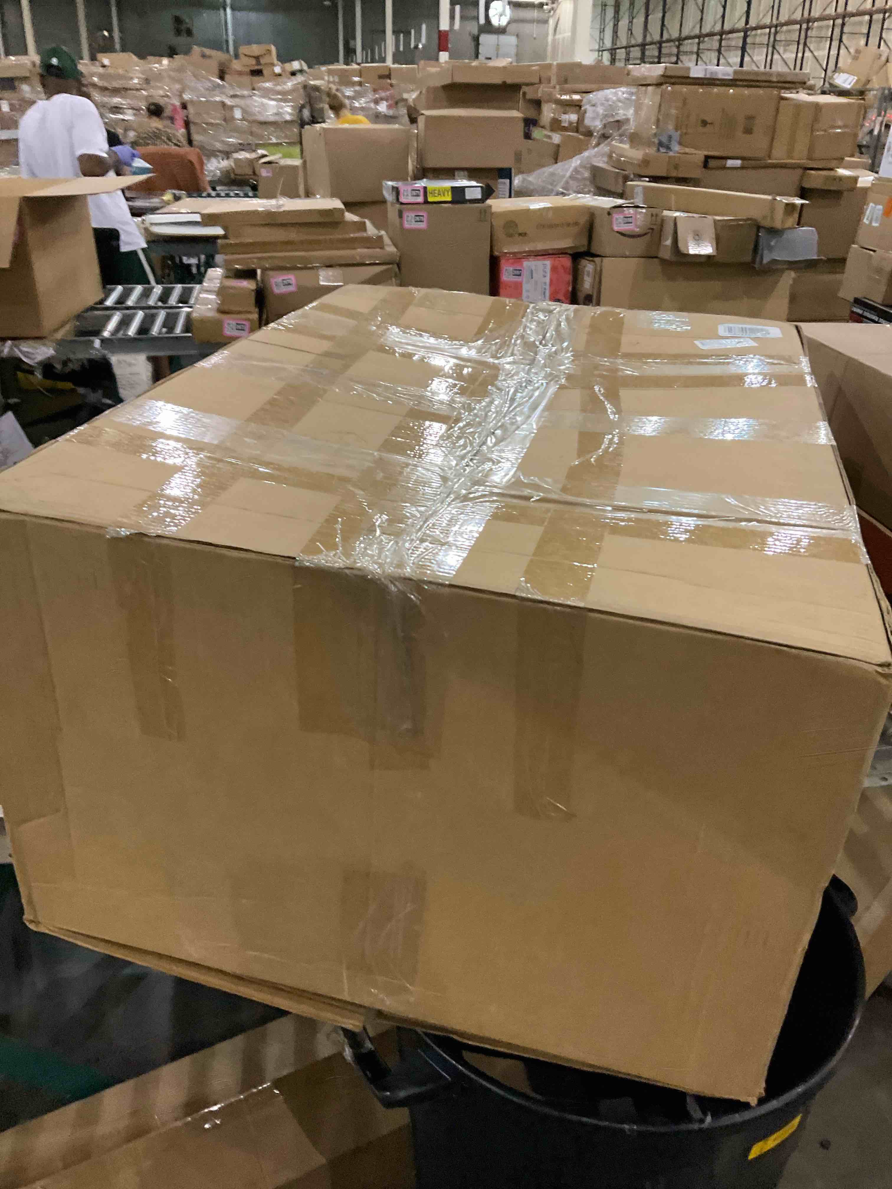 https://s3.amazonaws.com/lotting-images-prod/bidfta/PNK2446702_1749124993977.jpeg