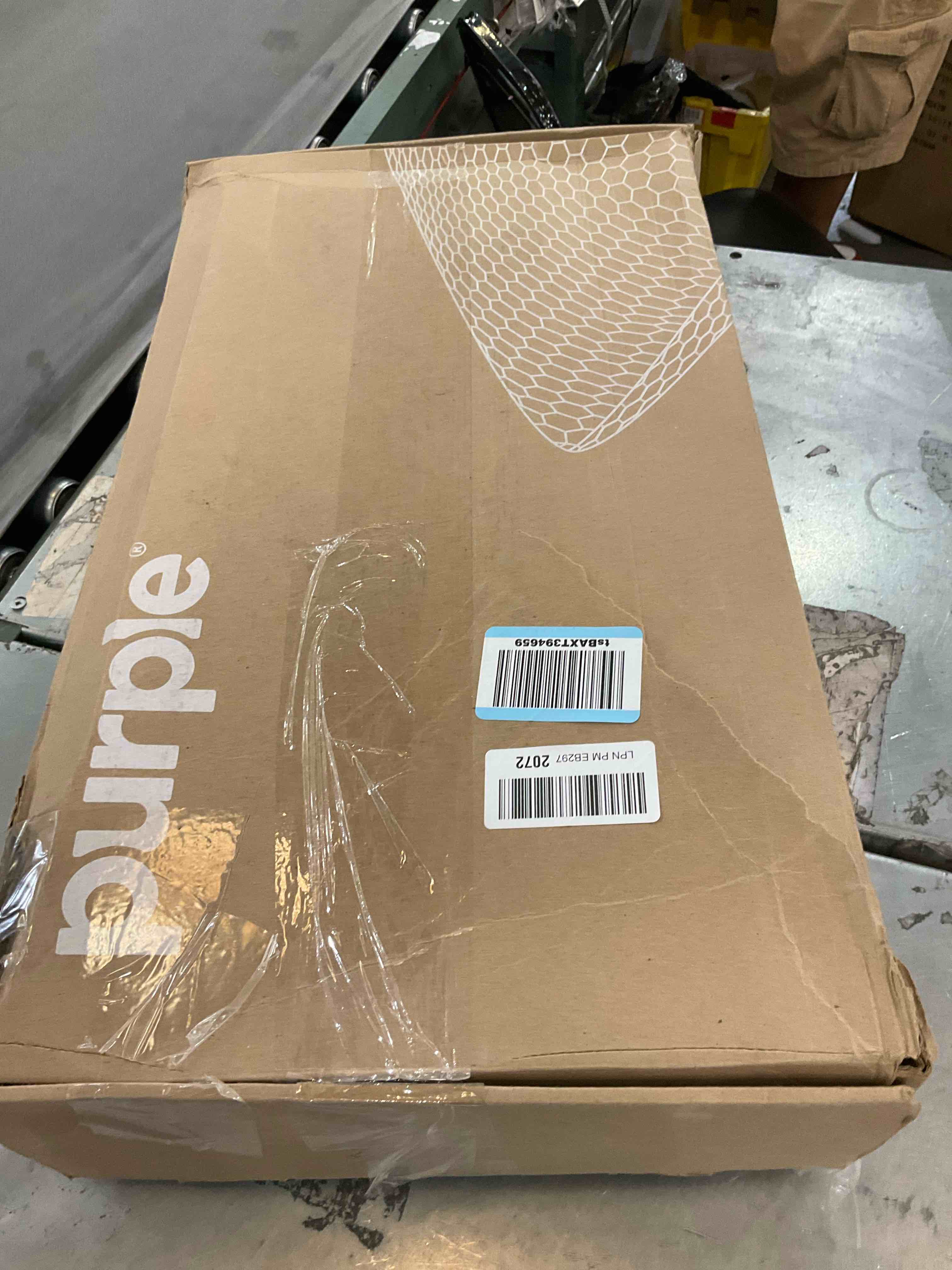 https://s3.amazonaws.com/lotting-images-prod/bidfta/PNK2448560_1749570637692.jpeg