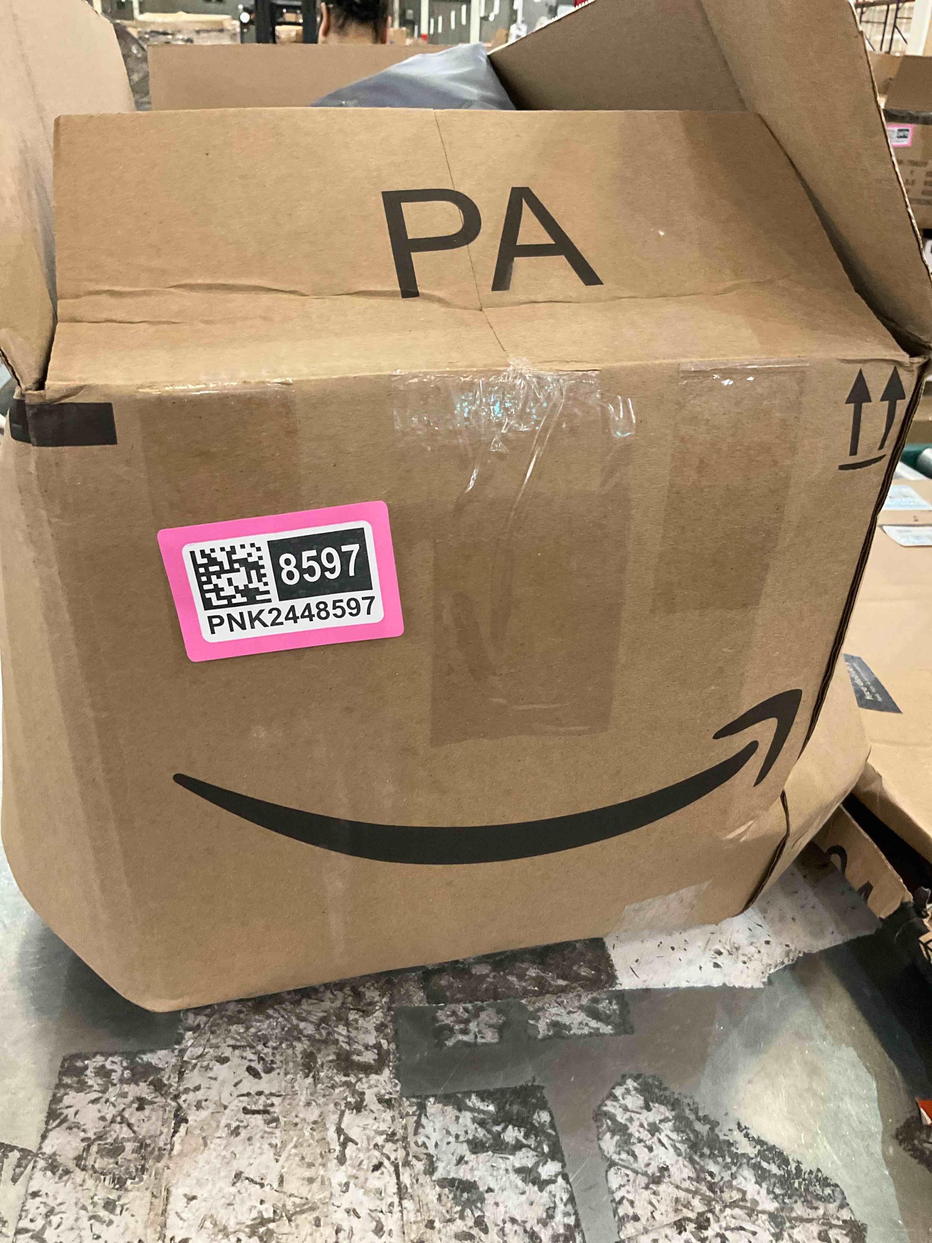 https://s3.amazonaws.com/lotting-images-prod/bidfta/PNK2448597_1749577694999.jpeg