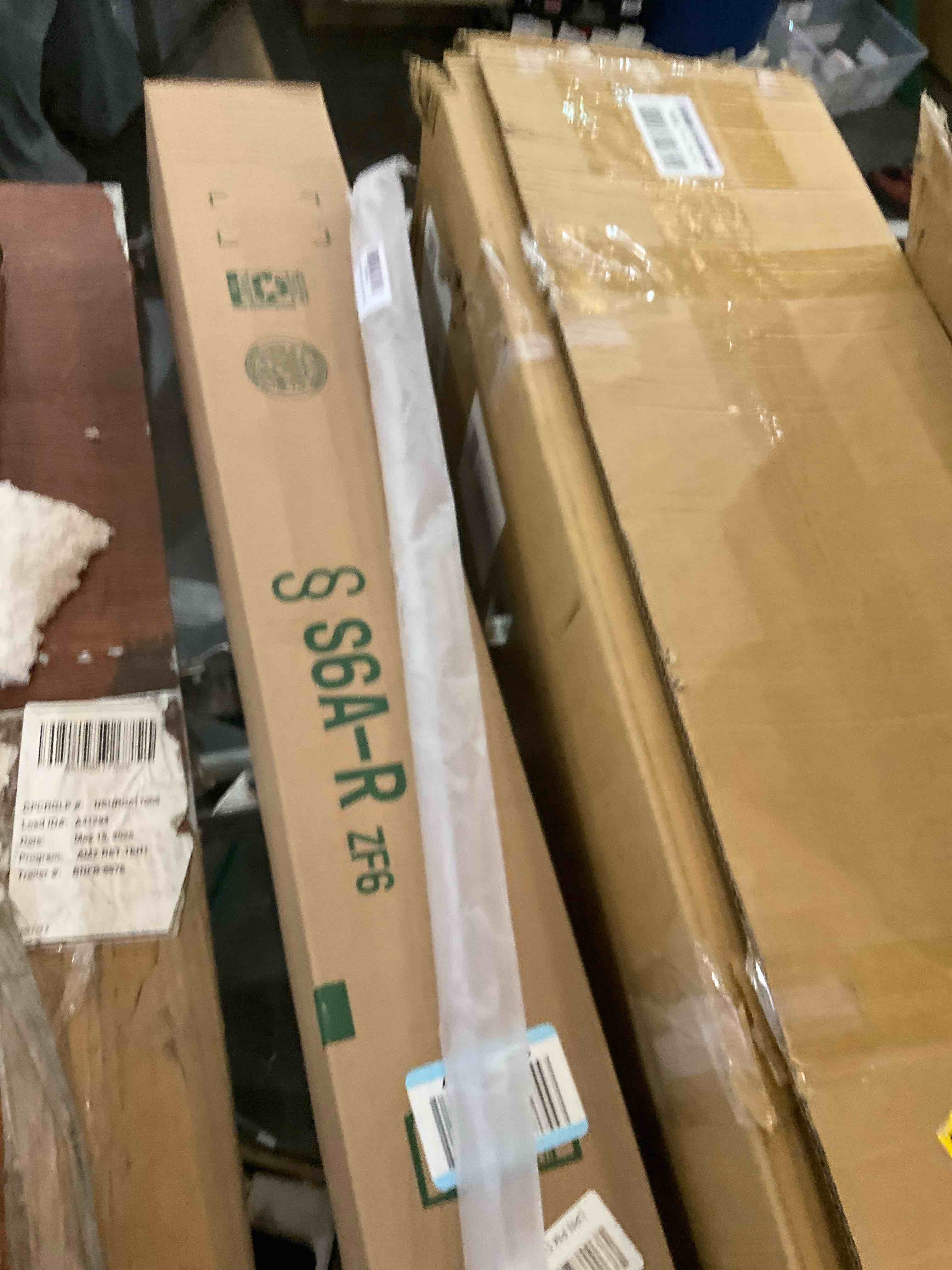 https://s3.amazonaws.com/lotting-images-prod/bidfta/PNK2448698_1749580549476.jpeg