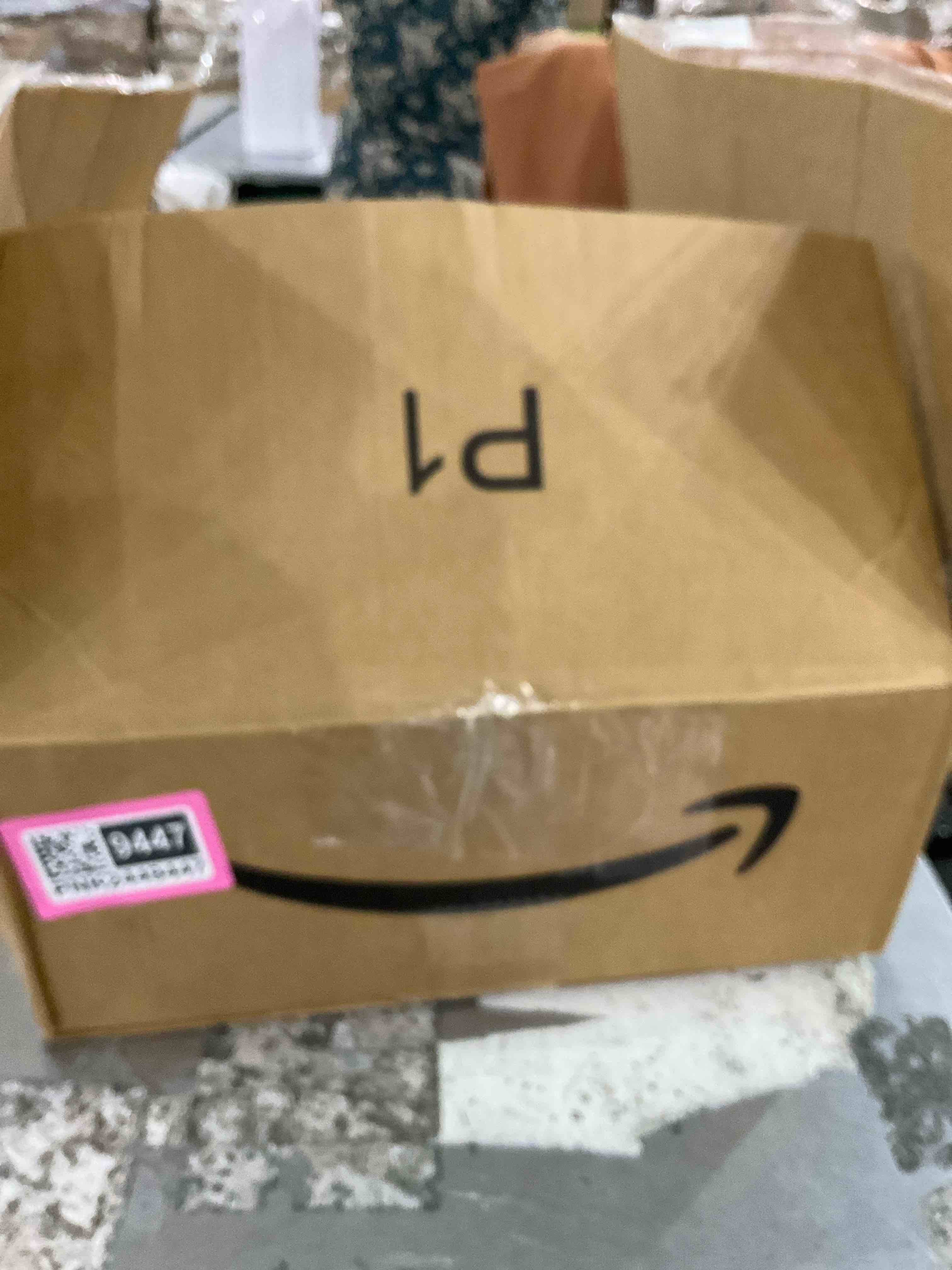 https://s3.amazonaws.com/lotting-images-prod/bidfta/PNK2449447_1749035249655.jpeg